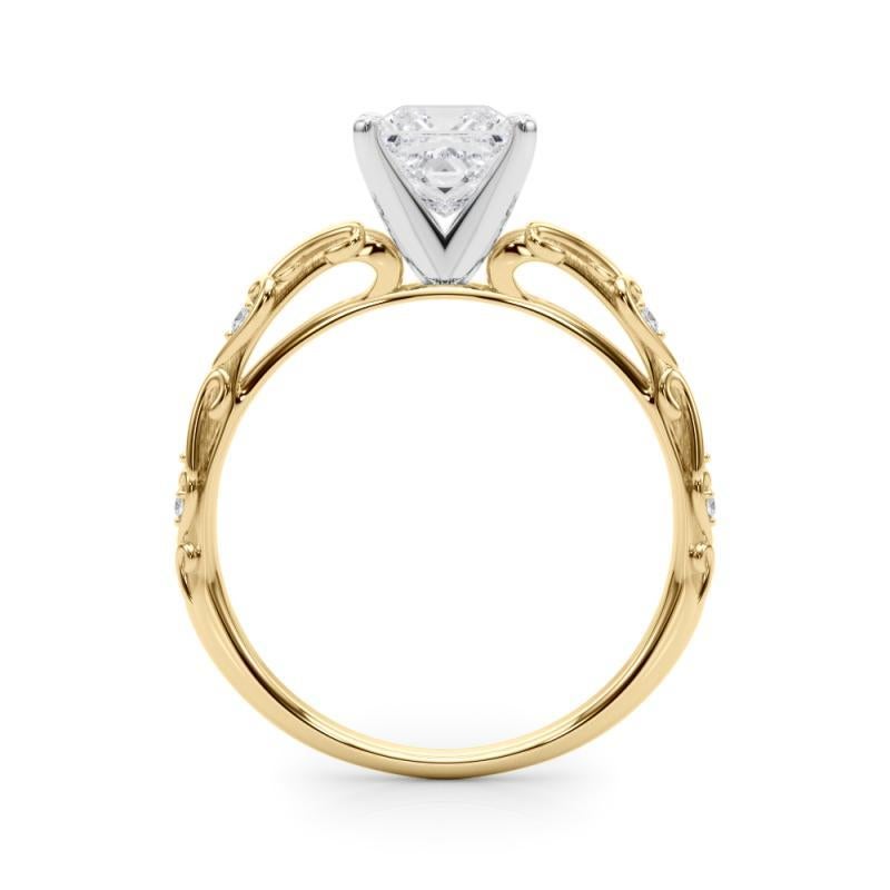 GIA 0,9ct Princess Vintage 3-Stone Heart & Vine Anello di diamanti in oro giallo 18K In condizioni Nuovo in vendita a New York, NY