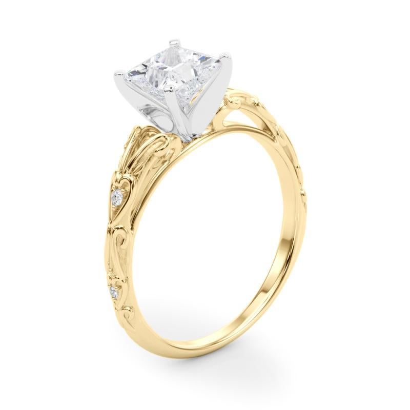 GIA 0,9ct Princess Vintage 3-Stone Heart & Vine Anello di diamanti in oro giallo 18K in vendita 1