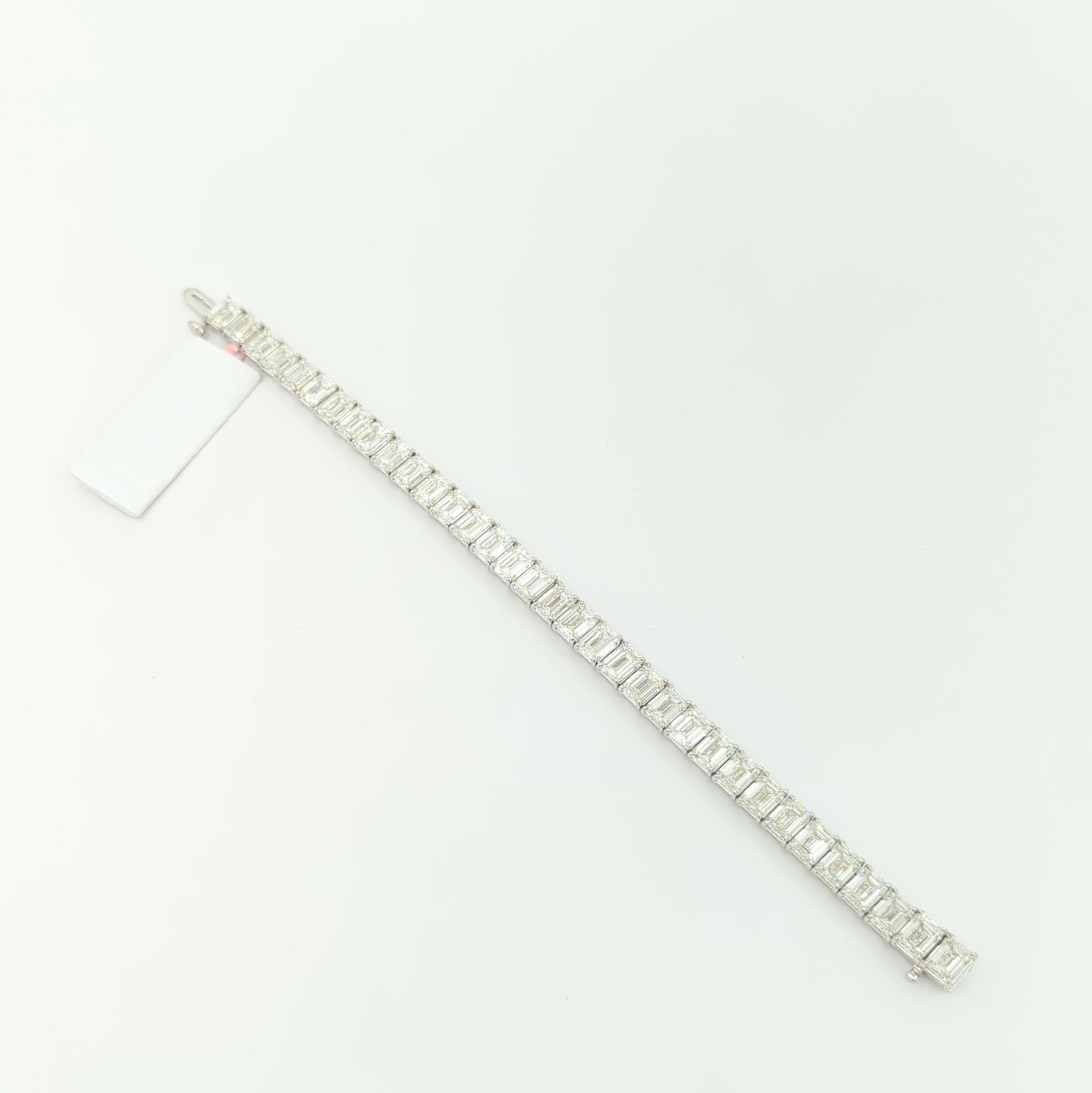 GIA Bracelet en or blanc 18 carats avec diamant taille émeraude de 1 carat chacun en vente 8