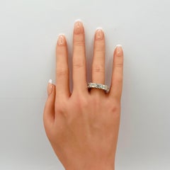 GIA 1 Carat Each Emerald Cut Diamond East West Eternity Band Ring in 18K Gold (Bague d'éternité Est-Ouest en or 18K)