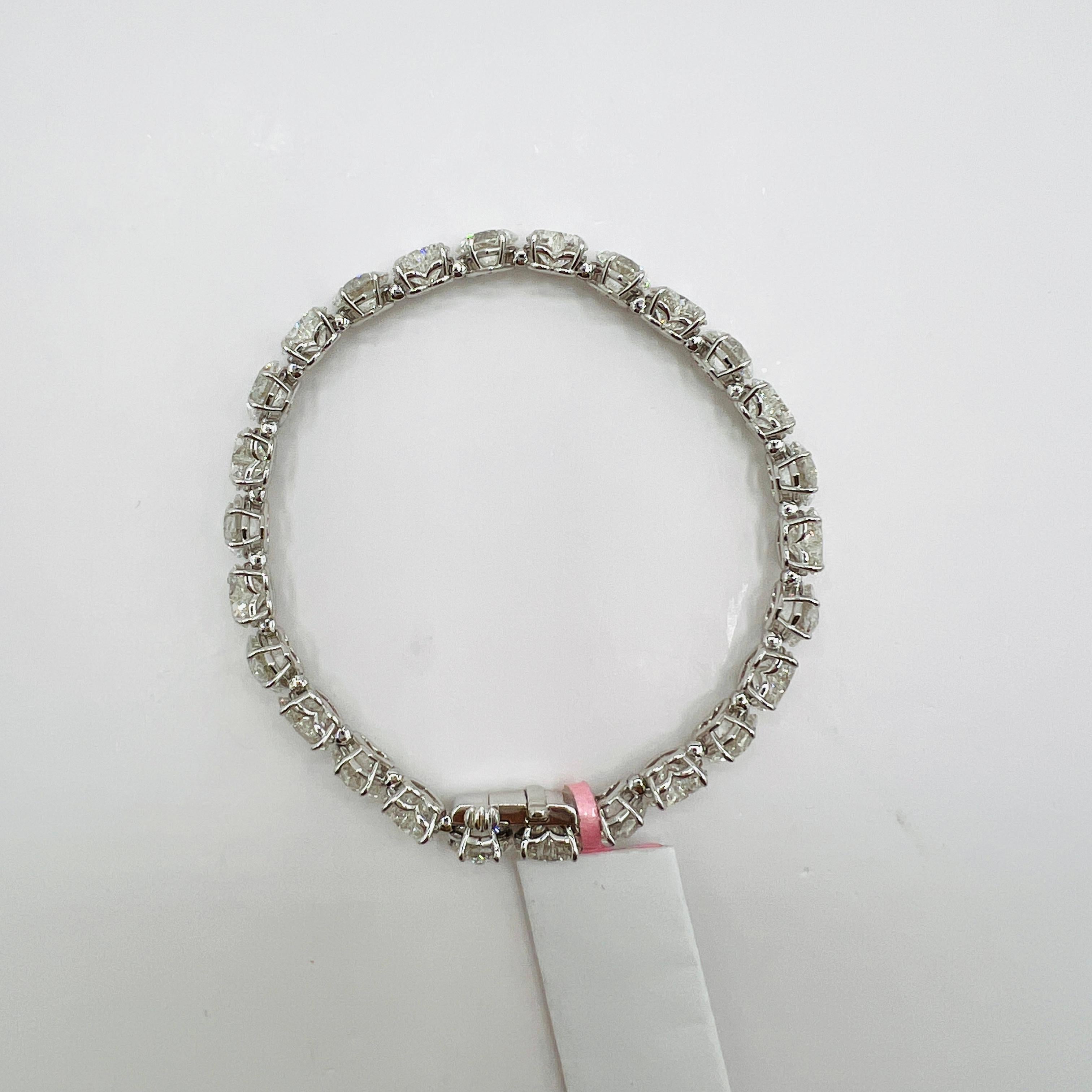 Femenino o masculino GIA Pulsera de tenis con diamantes blancos de 1 quilate cada corazón en oro blanco de 18 quilates en venta