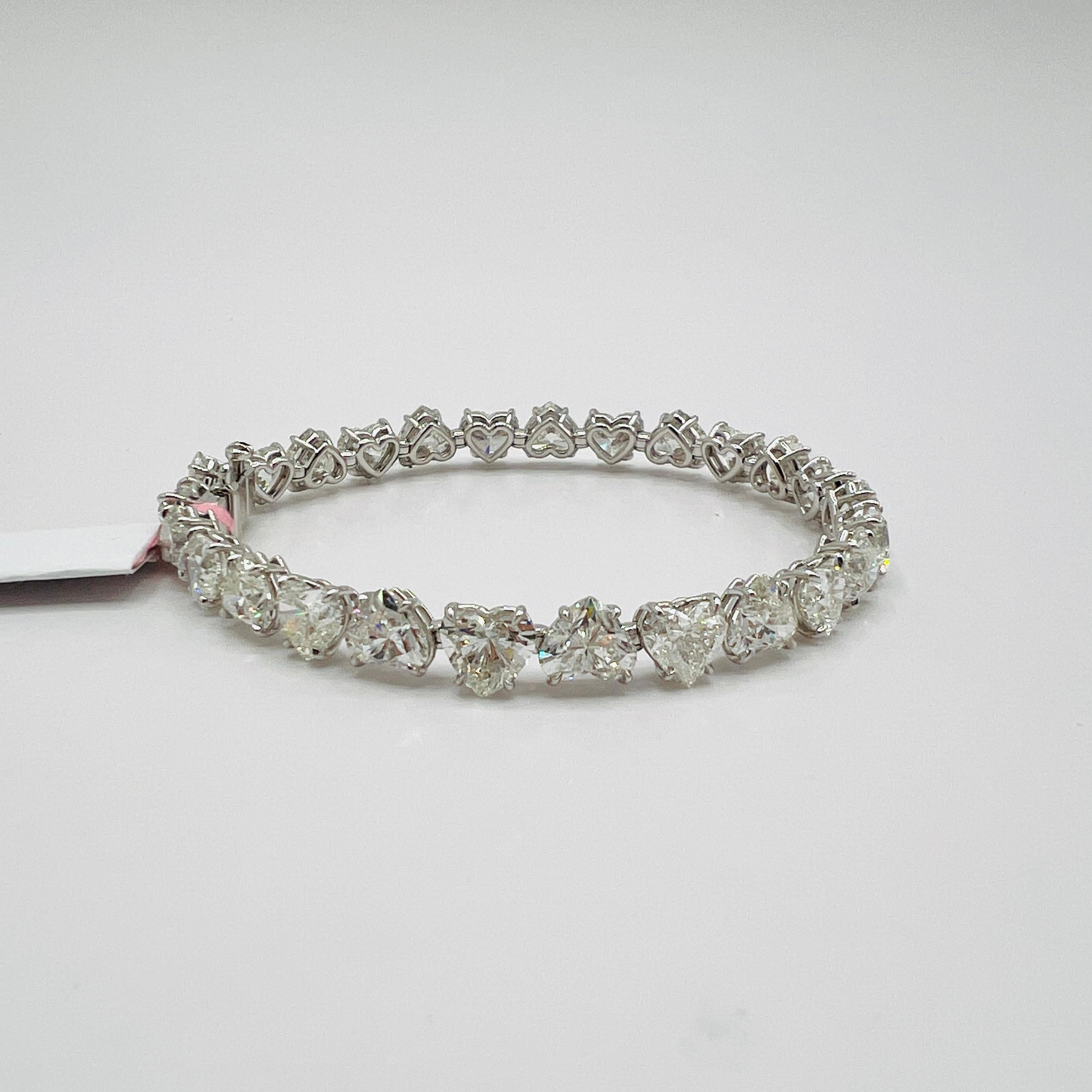 GIA Pulsera de tenis con diamantes blancos de 1 quilate cada corazón en oro blanco de 18 quilates en venta 2