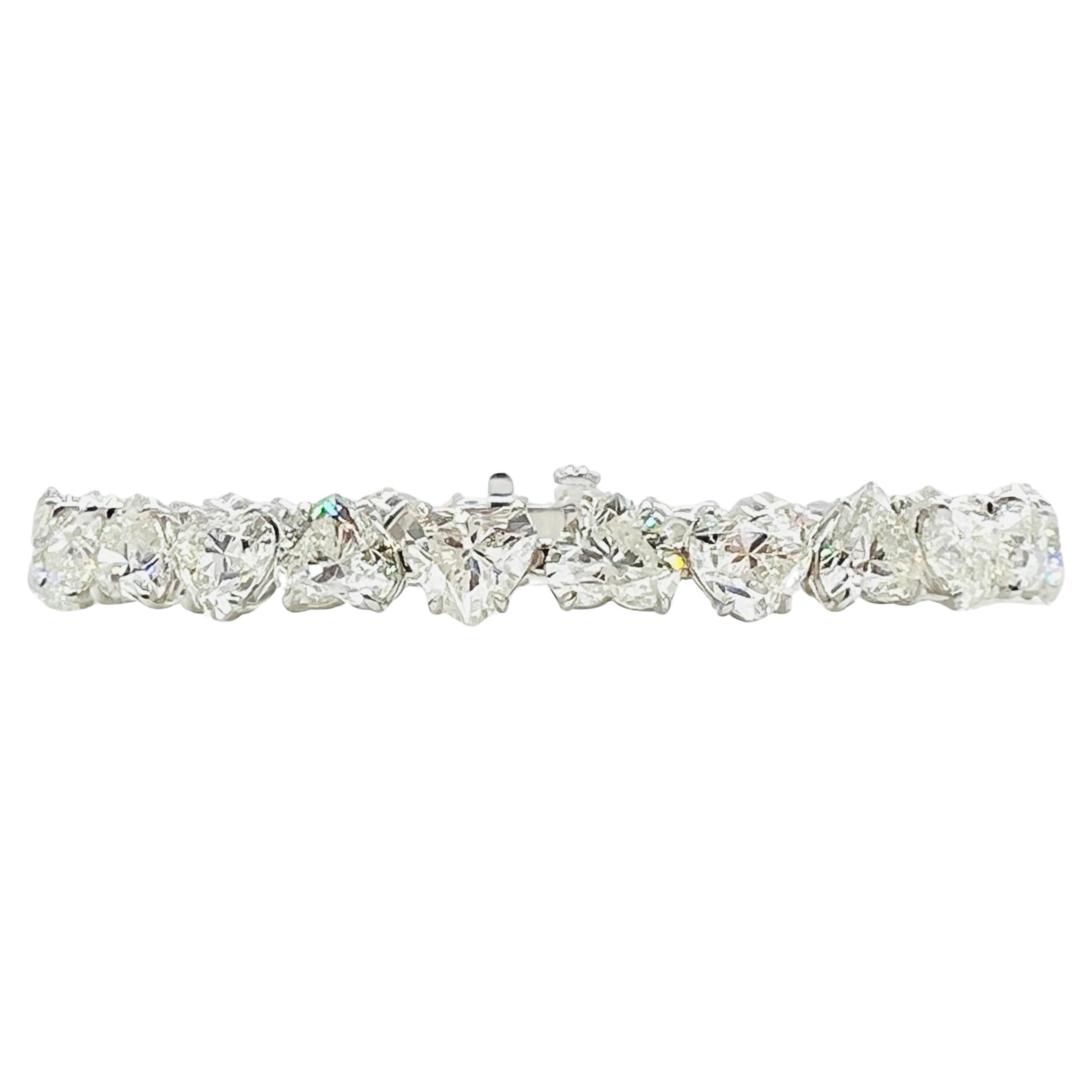 GIA Pulsera de tenis con diamantes blancos de 1 quilate cada corazón en oro blanco de 18 quilates en venta