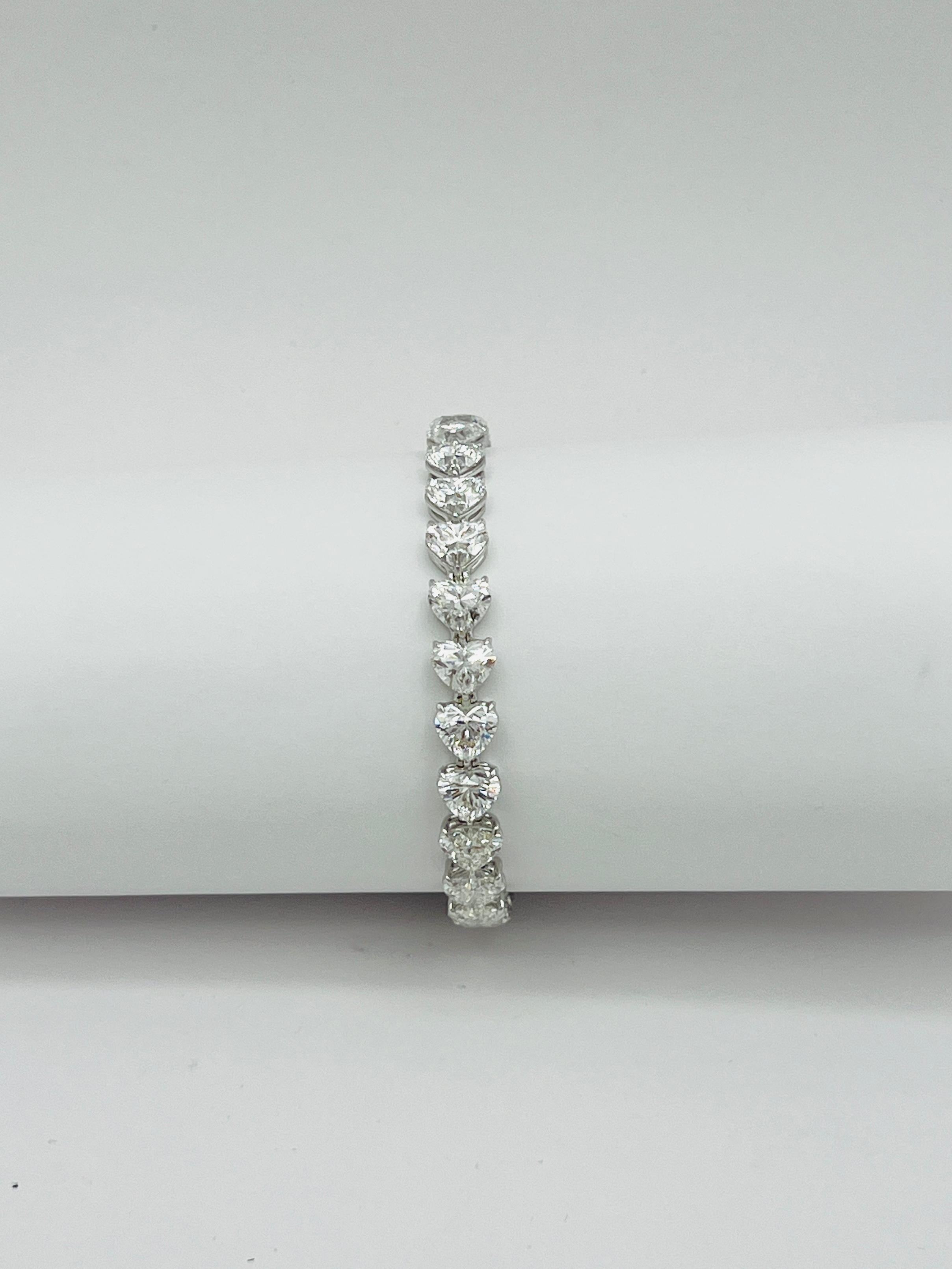 GIA 1 Carat Each White Diamond Heart Tennis Bracelet in 18K White Gold In New Condition For Sale In Los Angeles, CA
