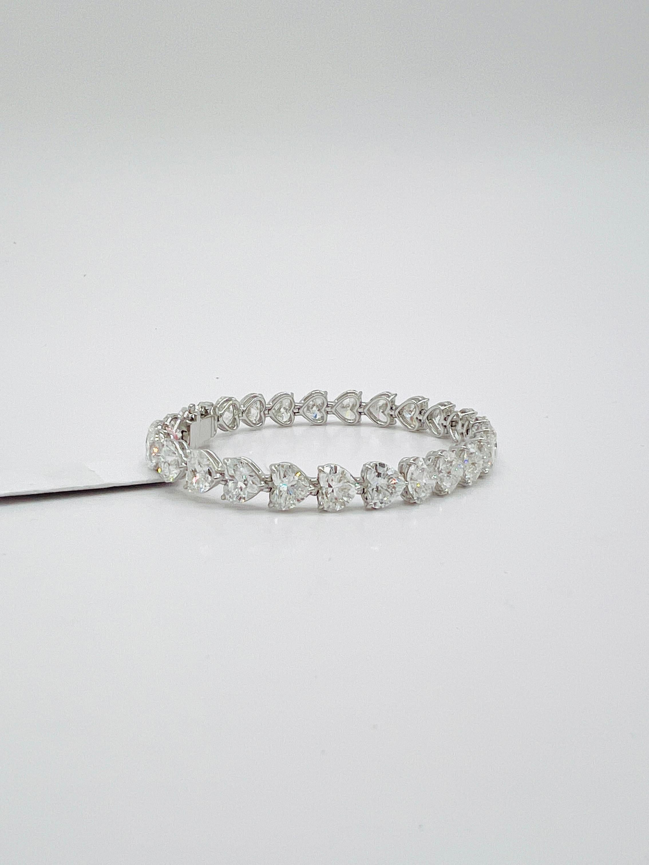 Women's or Men's GIA 1 Carat Each White Diamond Heart Tennis Bracelet in 18K White Gold For Sale