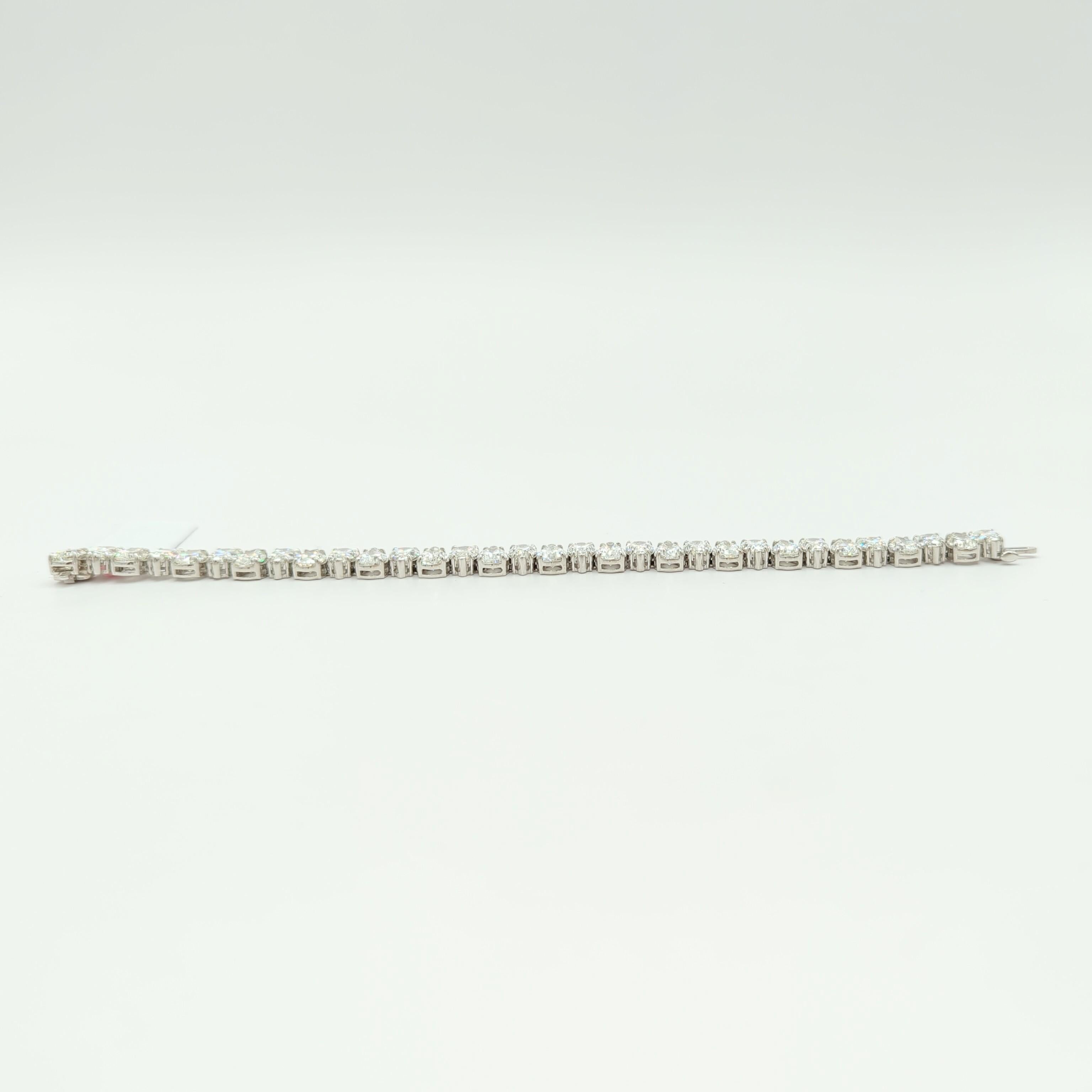 GIA 1 Carat Each White Diamond Pear Shape Tennis Bracelet in 18K White Gold For Sale 8