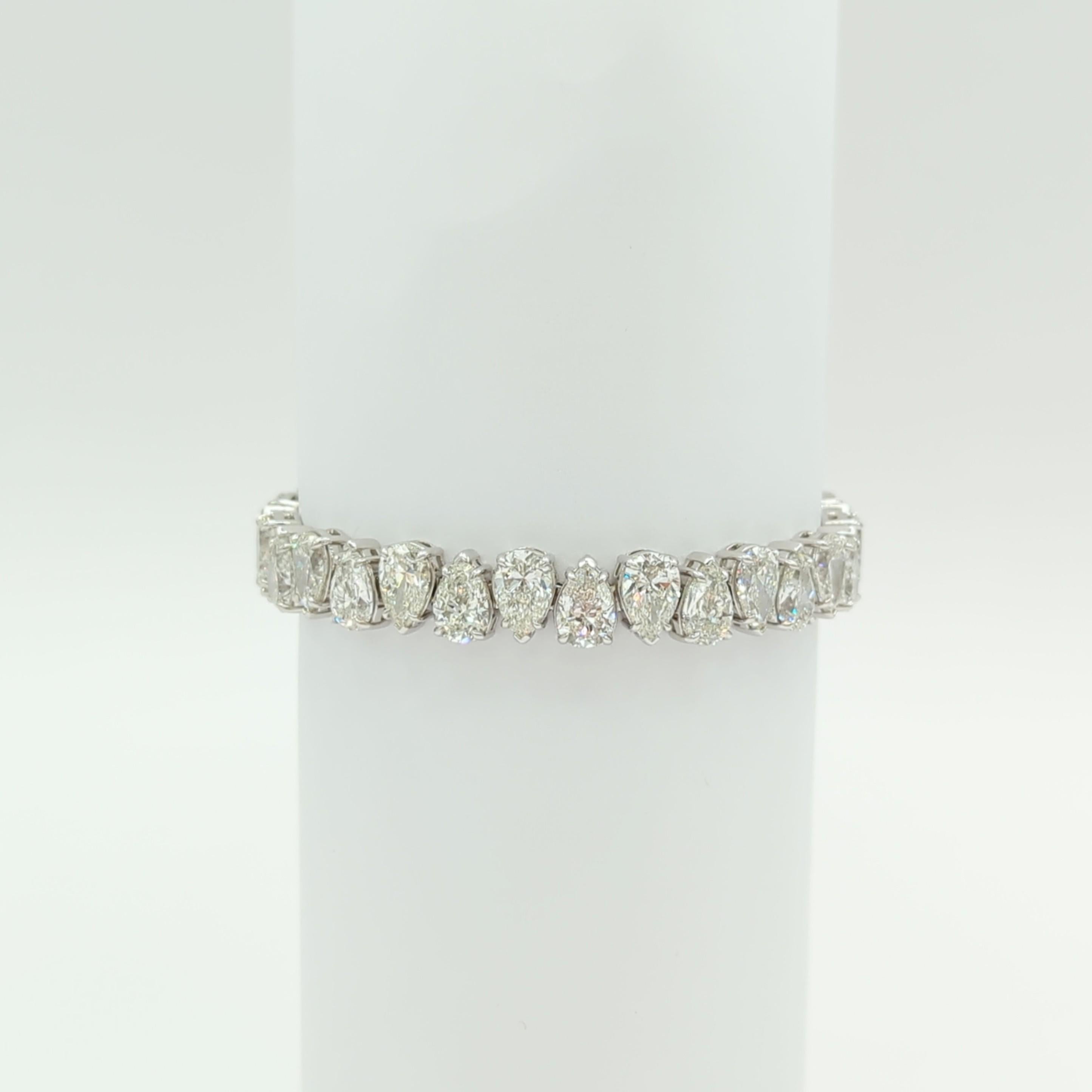 Women's or Men's GIA 1 Carat Each White Diamond Pear Shape Tennis Bracelet in 18K White Gold For Sale
