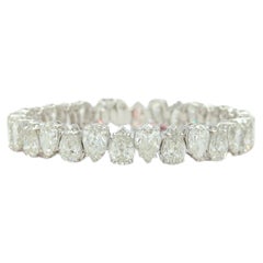 Bracelet tennis en or blanc 18 carats avec diamants blancs en forme de poire de 1 carat chacun, certifiés GIA