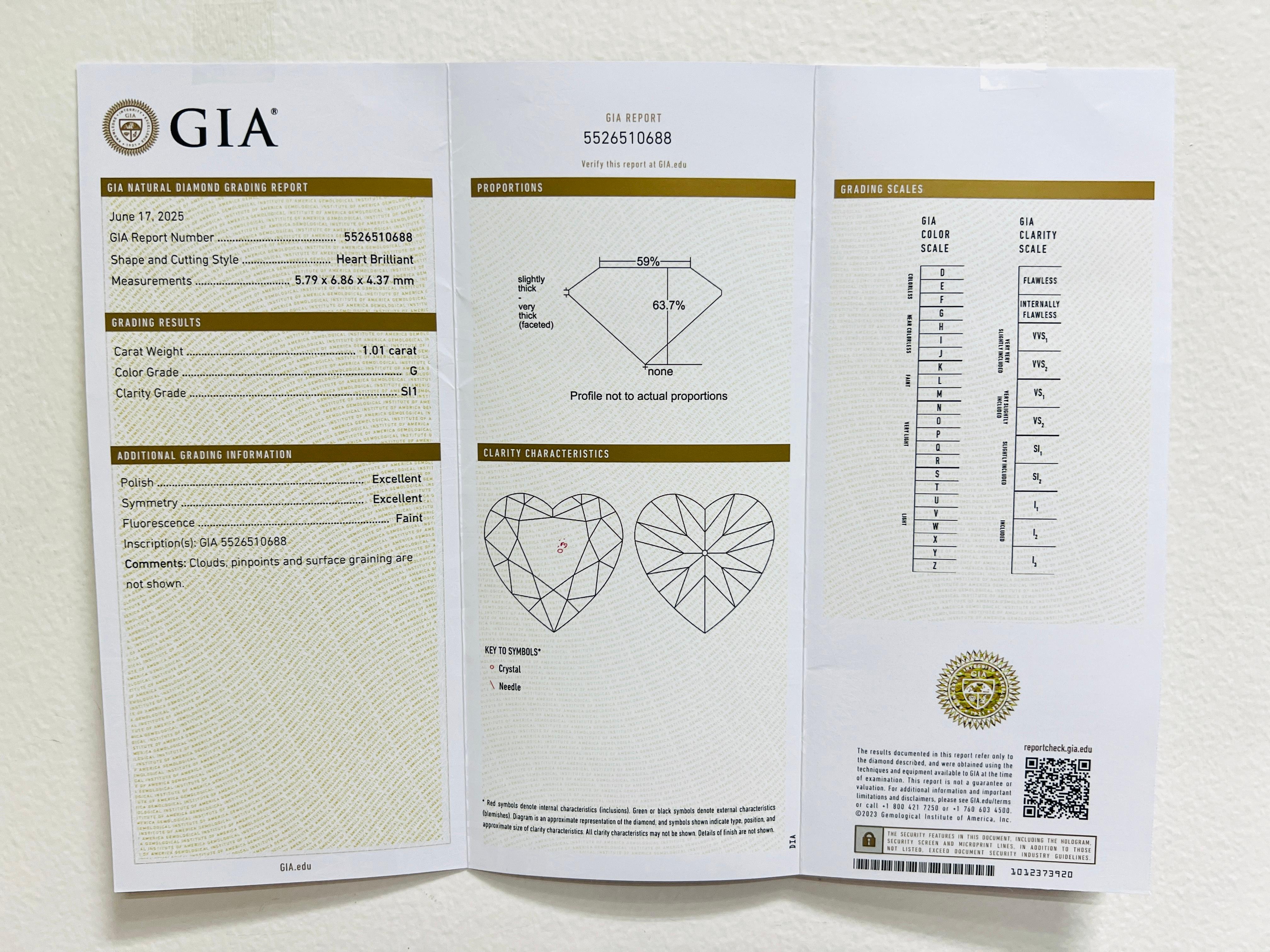 GIA Collana con ciondolo a forma di cuore di diamante da 1 carato in oro giallo 18 carati e rodio nero in vendita 4