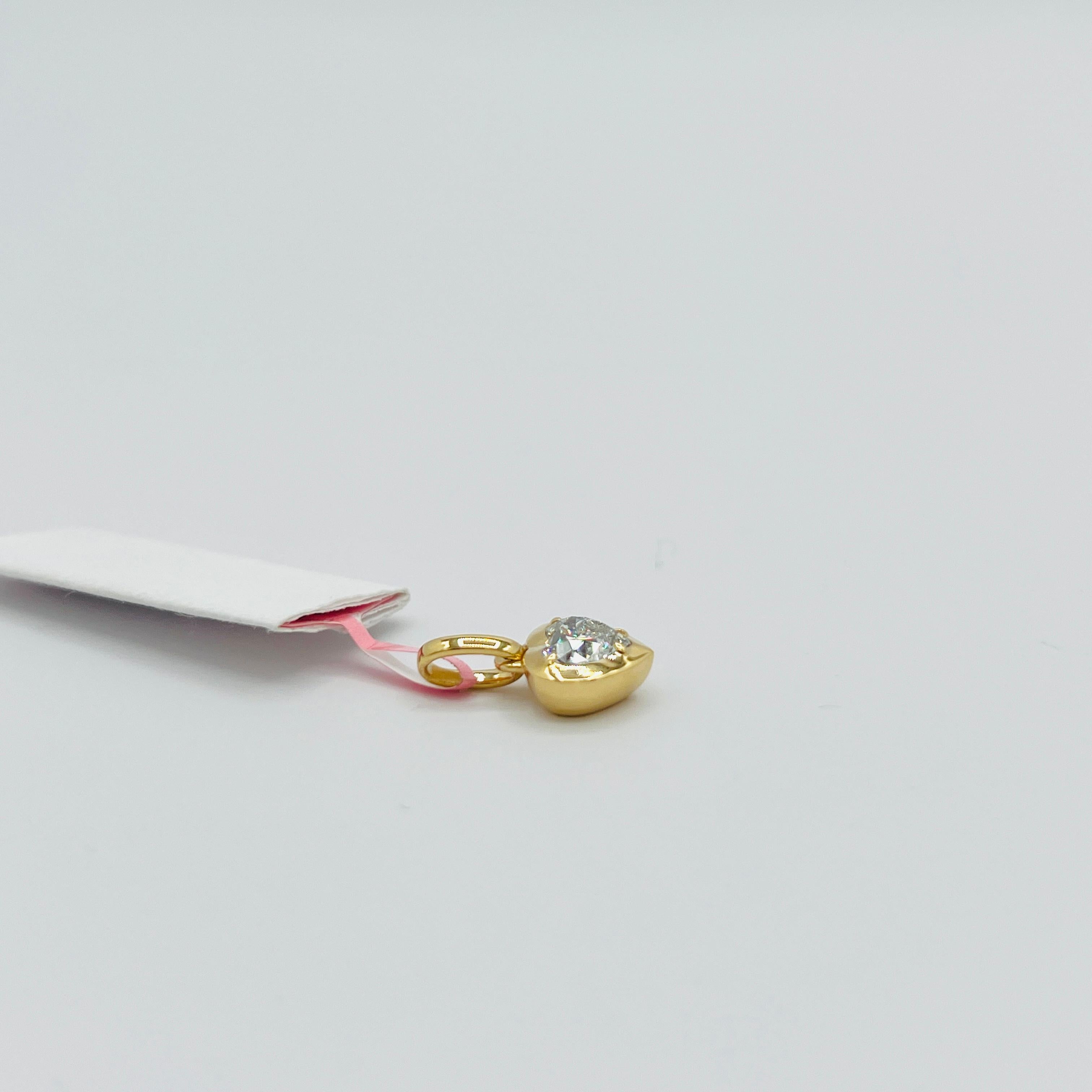 GIA Pendentif en or jaune 18 carats avec chaton en forme de cœur et diamant blanc de 1 carat Unisexe en vente