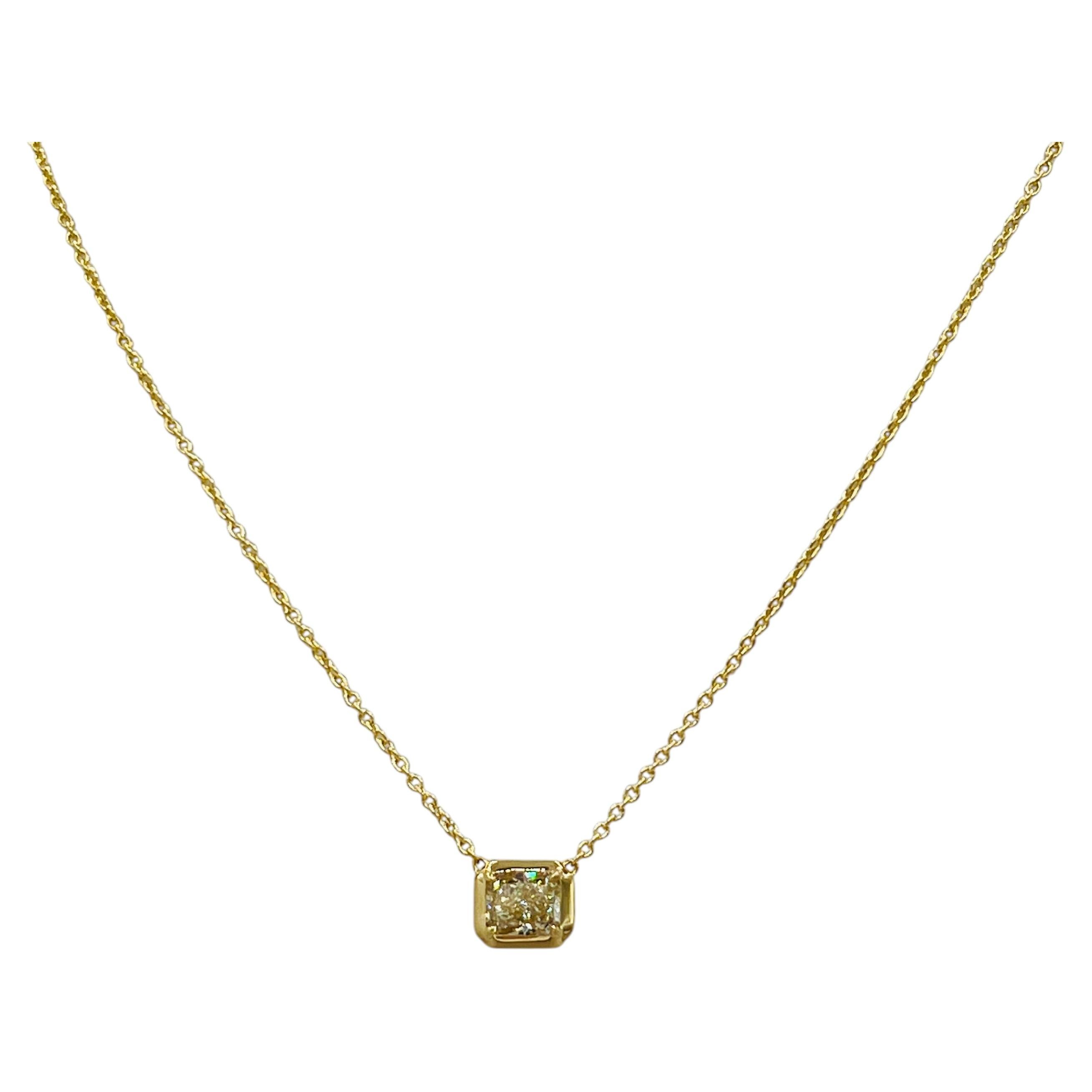 GIA 1 Quilate Amarillo Diamante Radiante Este Oeste Bisel Colgante Collar en Oro de 18K
