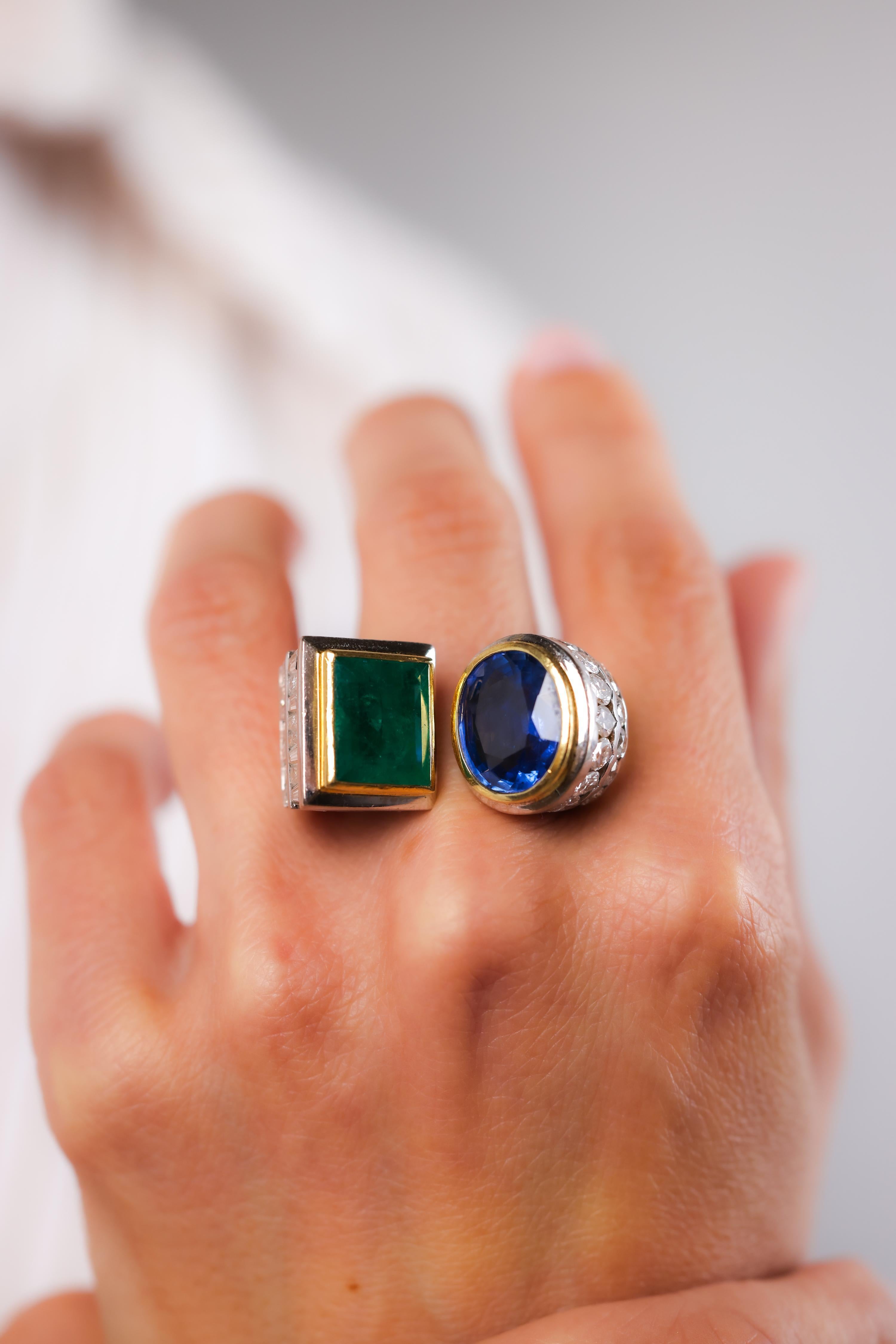 Oval Cut GIA 10 Carat Sapphire GIA 5.3 Carat Emerald Diamond 18K Yellow Gold Large Ring