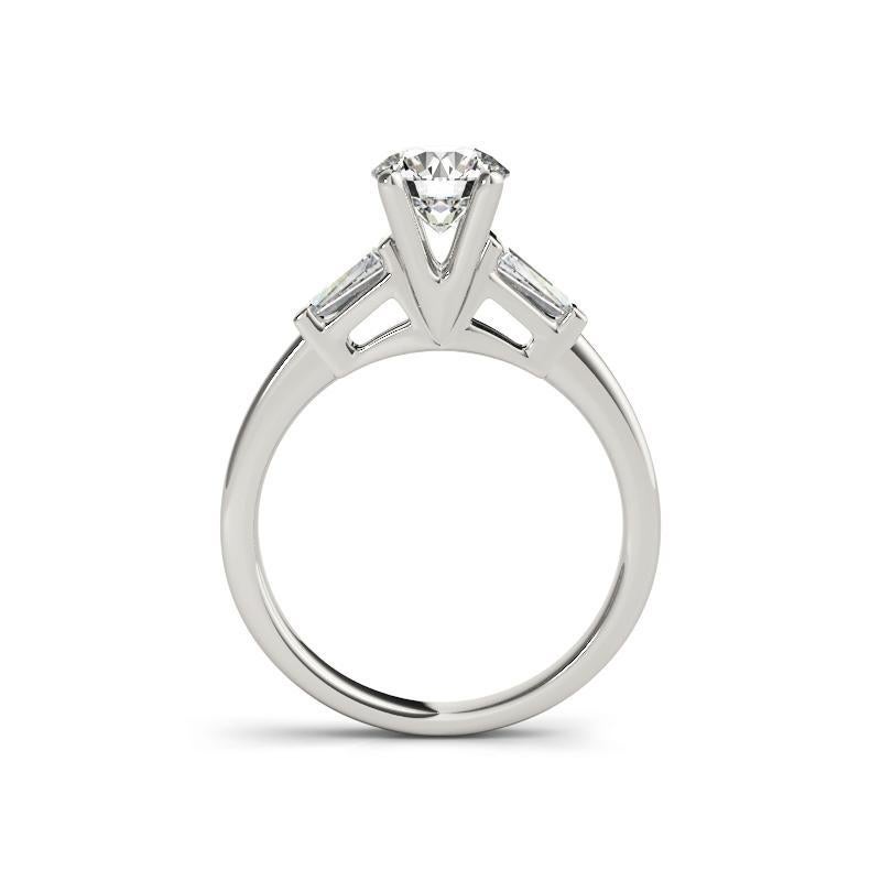 Taille ronde GIA 1.00 Carat Round & Fancy Baguette Three-Stone  Bague en diamant en vente