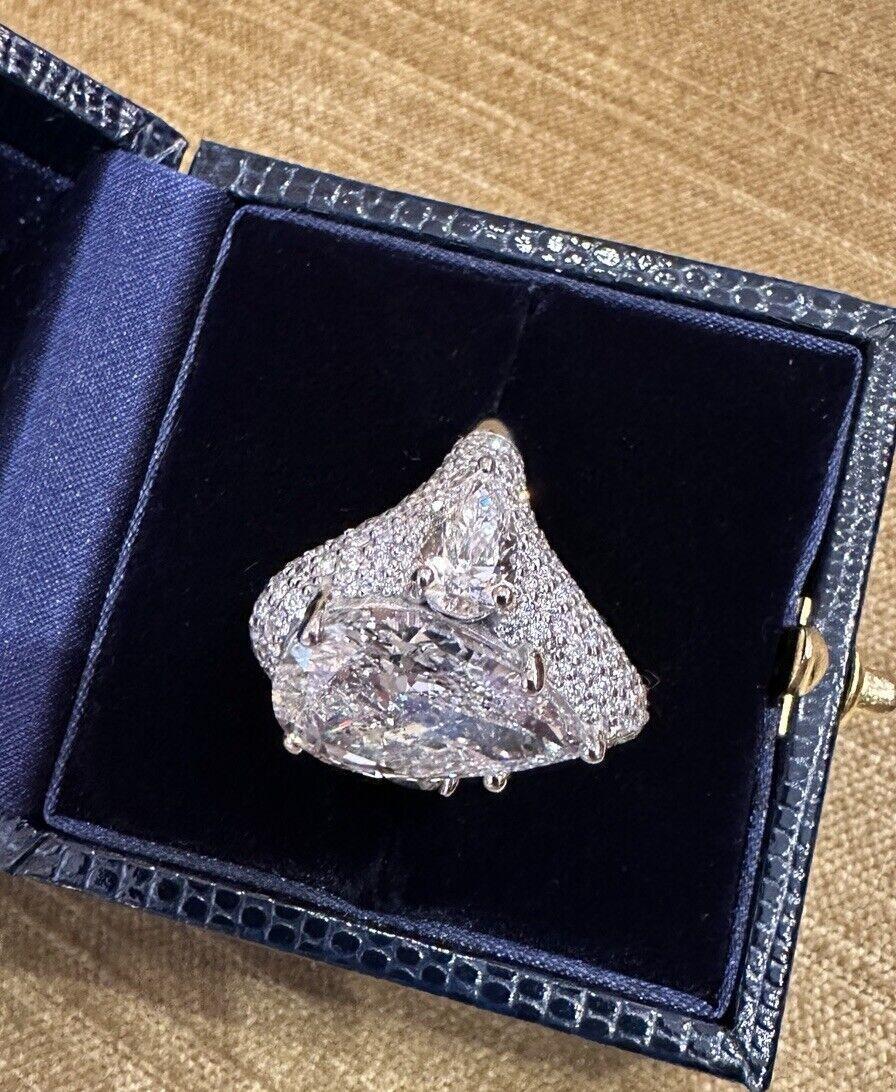 Bague personnalisée en or blanc 18 carats GIA 10,01 carats diamant en forme de poire en vente 3