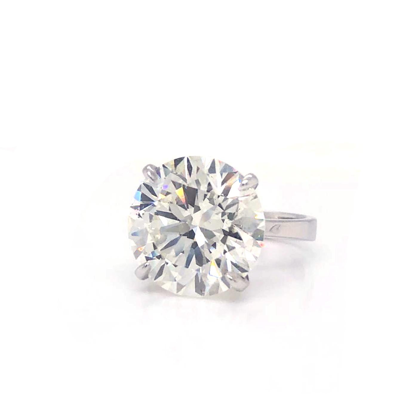 Moderne Bague de fiançailles en diamant taille ronde certifié GIA 10,05 Carat Si2 Clarté J Couleur en vente