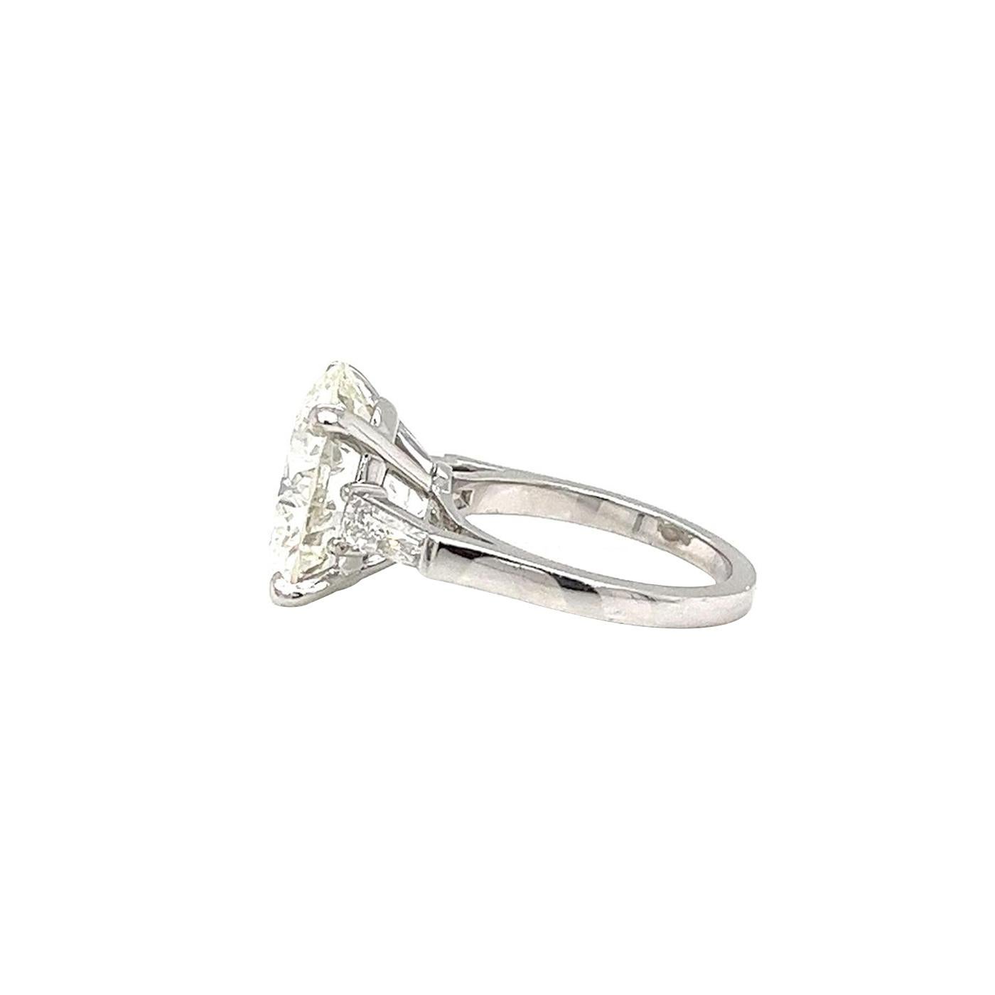 GIA Bague de fiançailles en platine avec un diamant rond naturel de 10,01ct VS2 Clarity Bon état - En vente à Aventura, FL