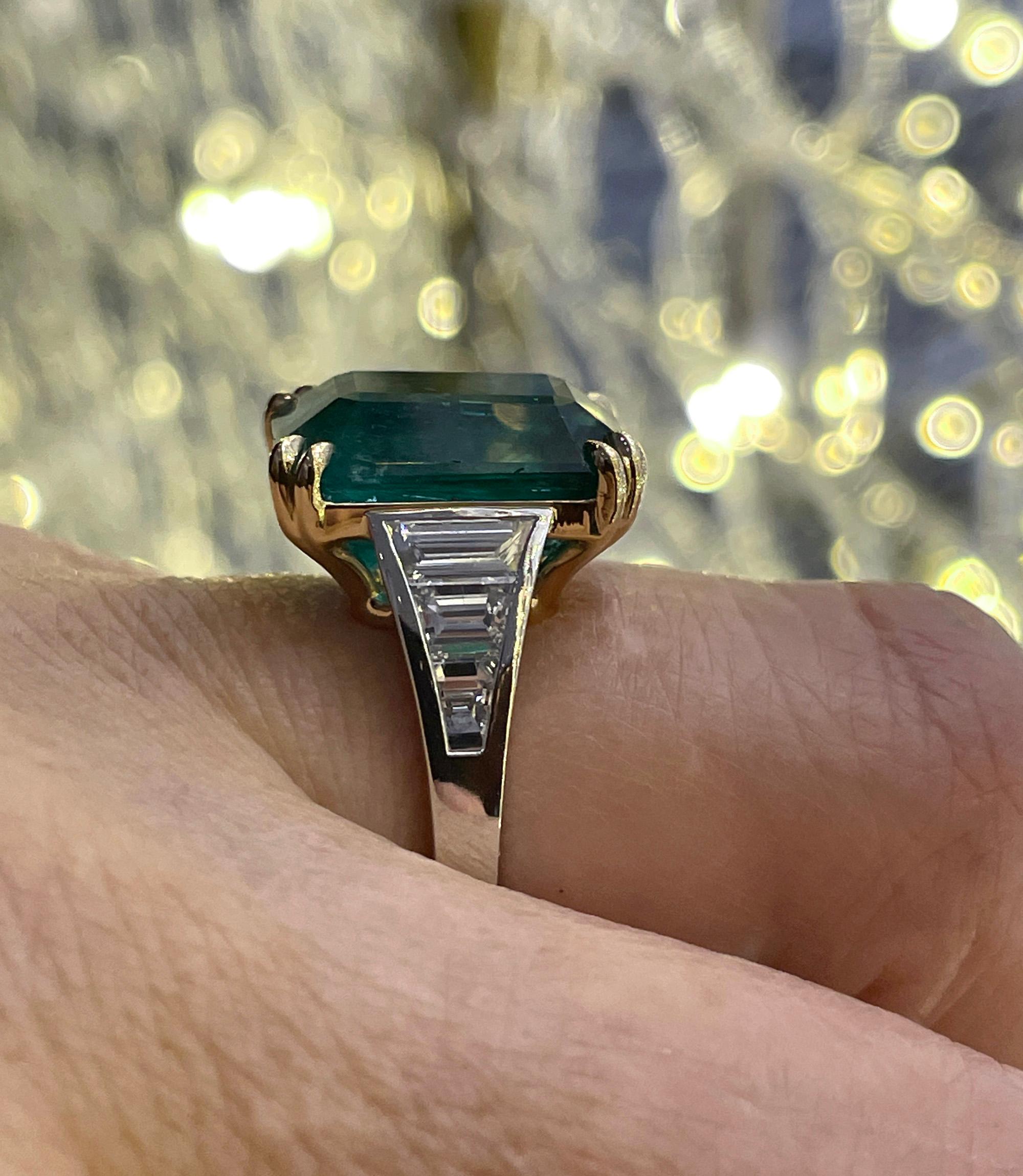 GIA 10.05ct Step cut Rectangular Green Emerald Diamond Plat 18k YG Ring 2