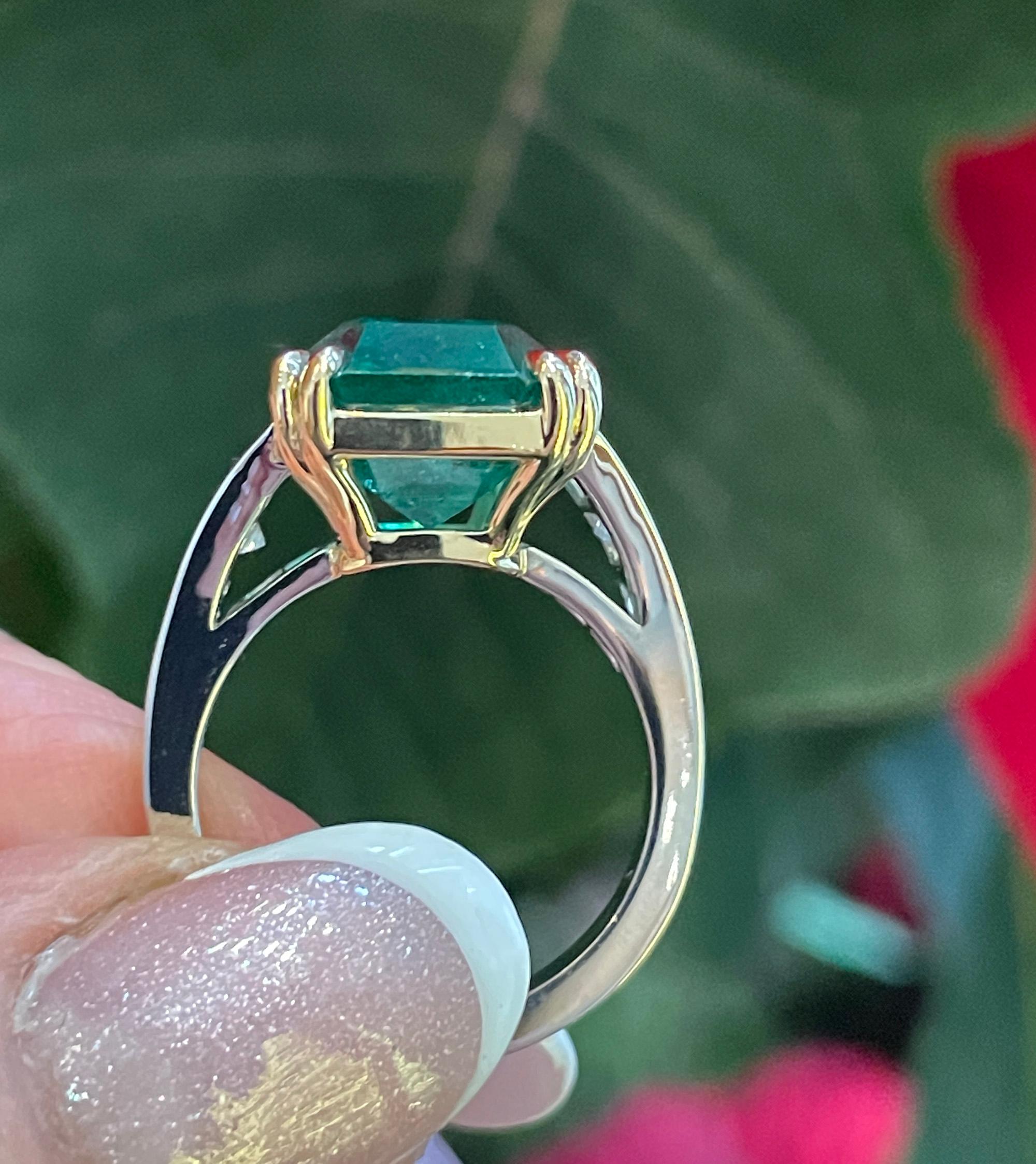 GIA 10.05ct Step cut Rectangular Green Emerald Diamond Plat 18k YG Ring 4