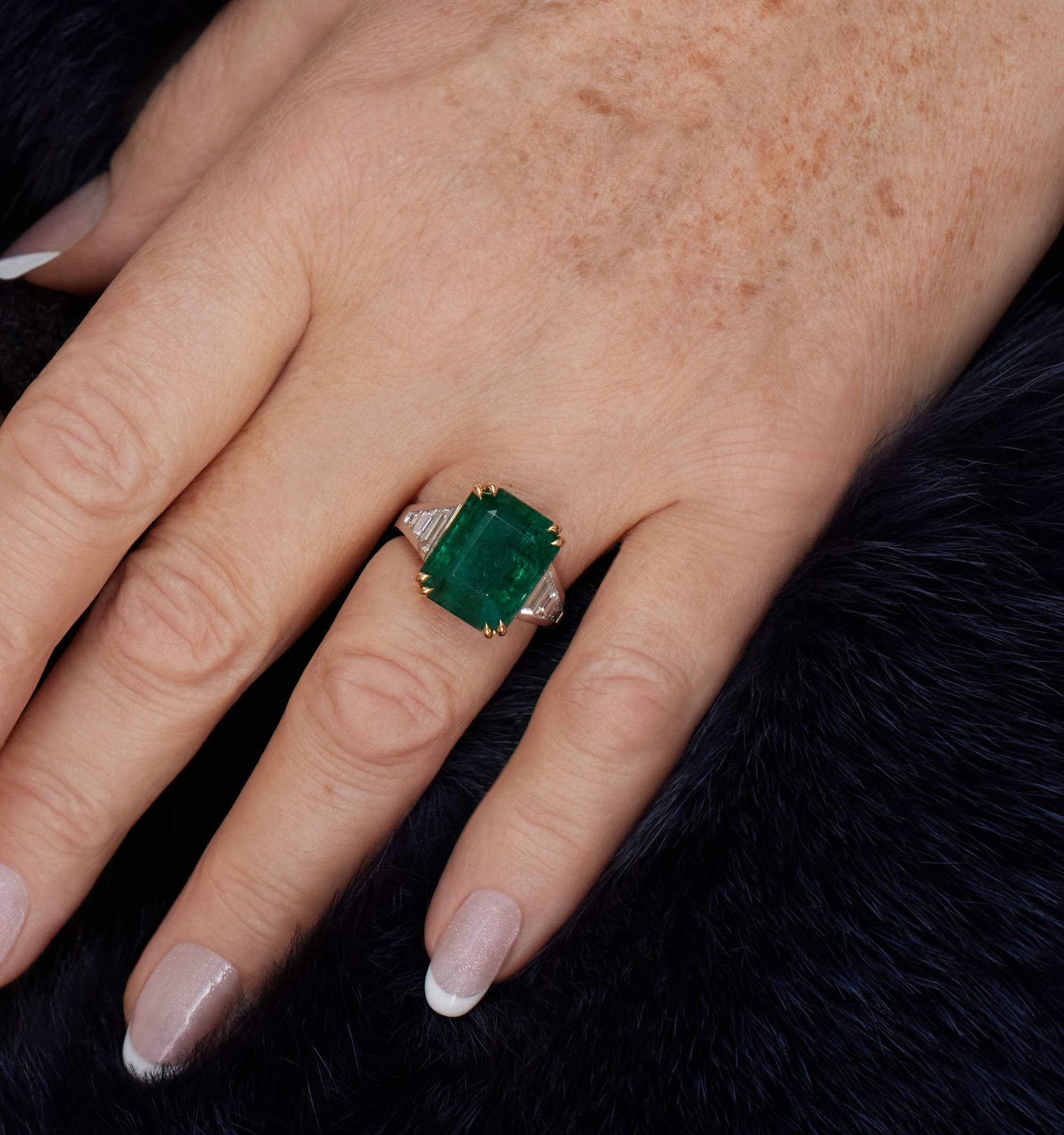 Emerald Cut GIA 10.05ct Step cut Rectangular Green Emerald Diamond Plat 18k YG Ring