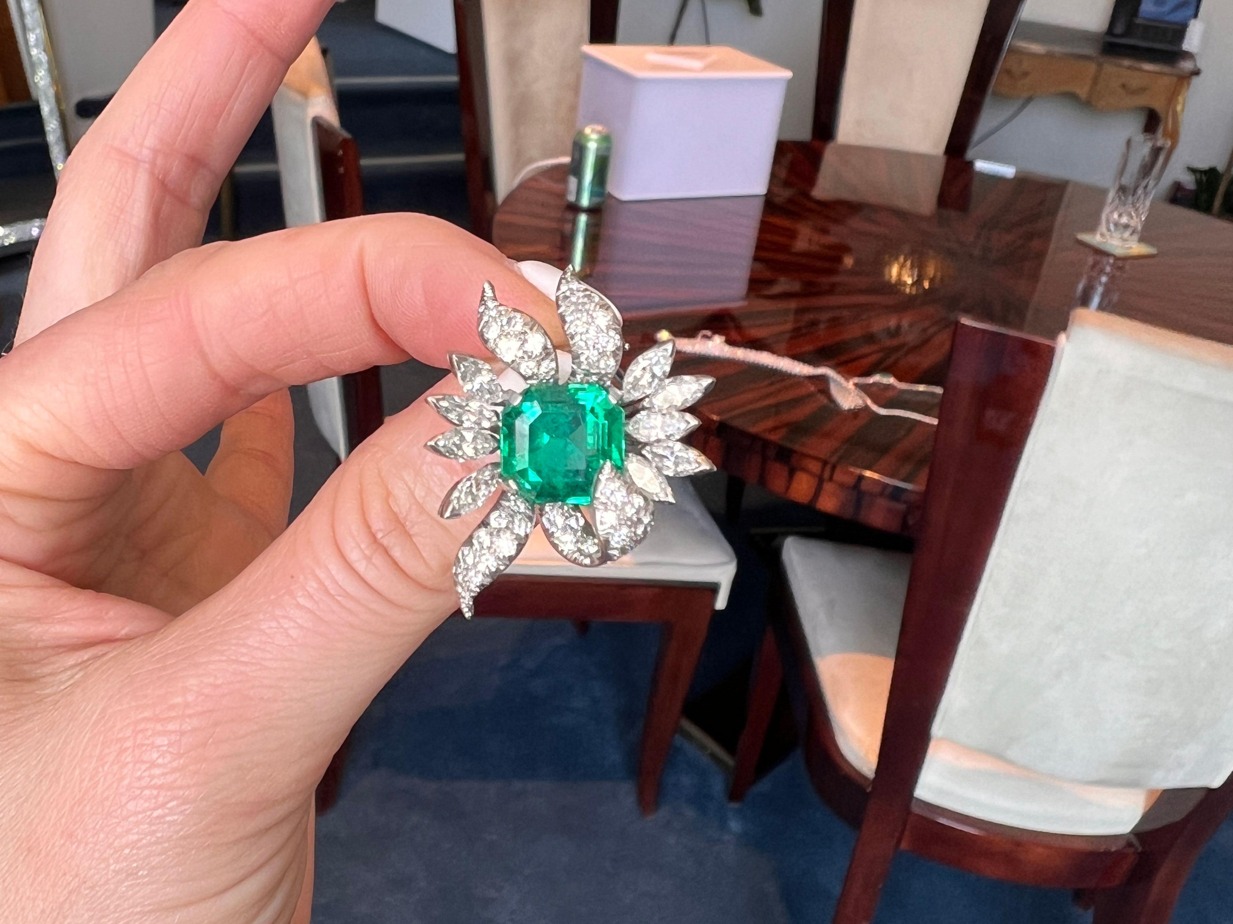 GIA 10.07 Carat Colombia Minor Emerald and Diamond Retro Earrings In Excellent Condition For Sale In Beverly Hills, CA
