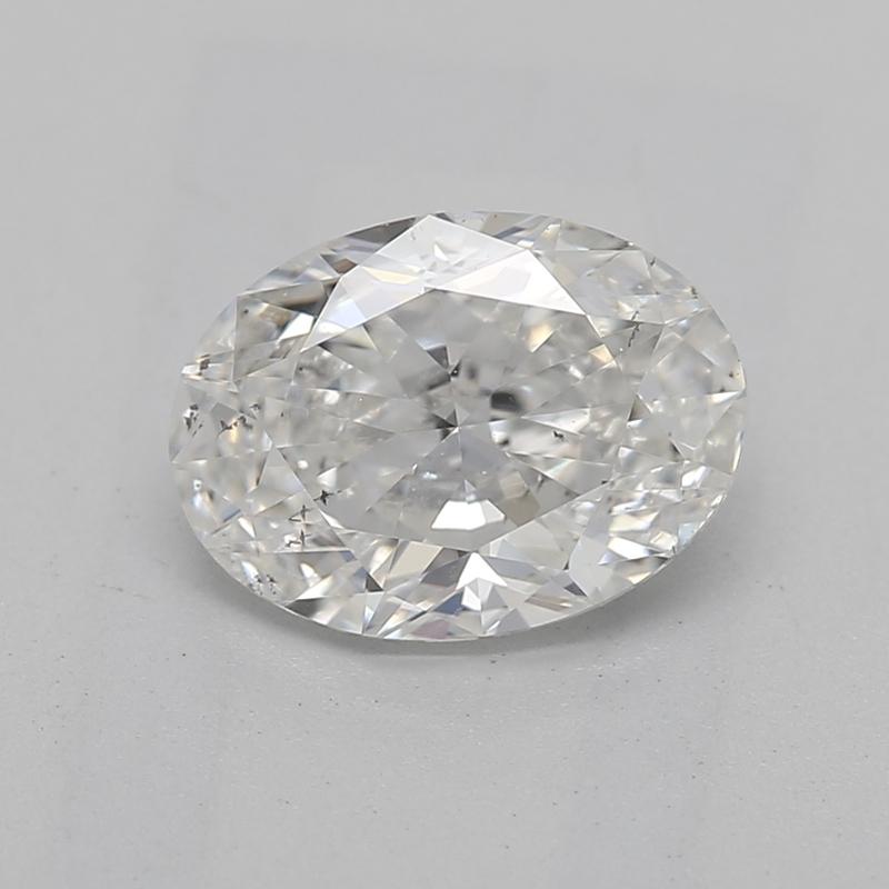 Un extraordinario anillo de diamantes ovalados que fusiona el glamour vintage con el arte moderno. En el centro de esta exquisita pieza hay un impresionante diamante de 1,00, que irradia brillo bajo cualquier luz, con su refinado F y su