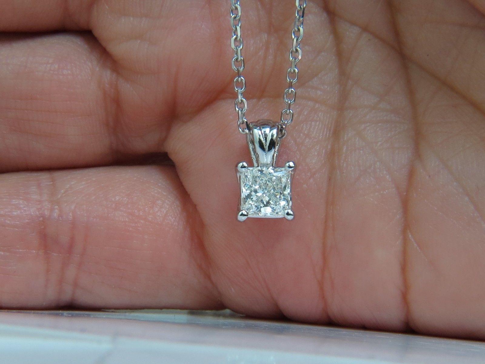 Pendentif solitaire en or 14 carats avec diamant taille princesse brillant de 1,01 carat certifié GIA H/VVS1 Unisexe en vente