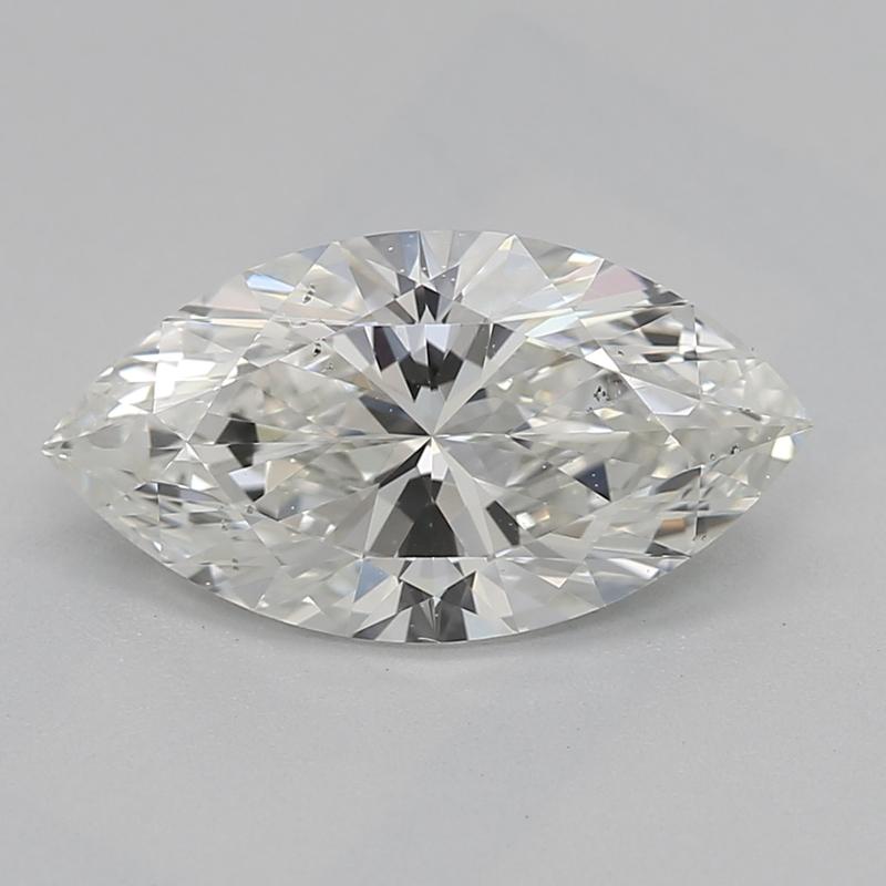 Dieser atemberaubende Diamantring ist der Inbegriff von Eleganz und Raffinesse. Sein Herzstück ist ein bezaubernder Marquise-Diamant mit einem Gewicht von 1,01, meisterhaft eingestuft in I und SI1. Dieser Ring fängt das Licht wunderschön ein und