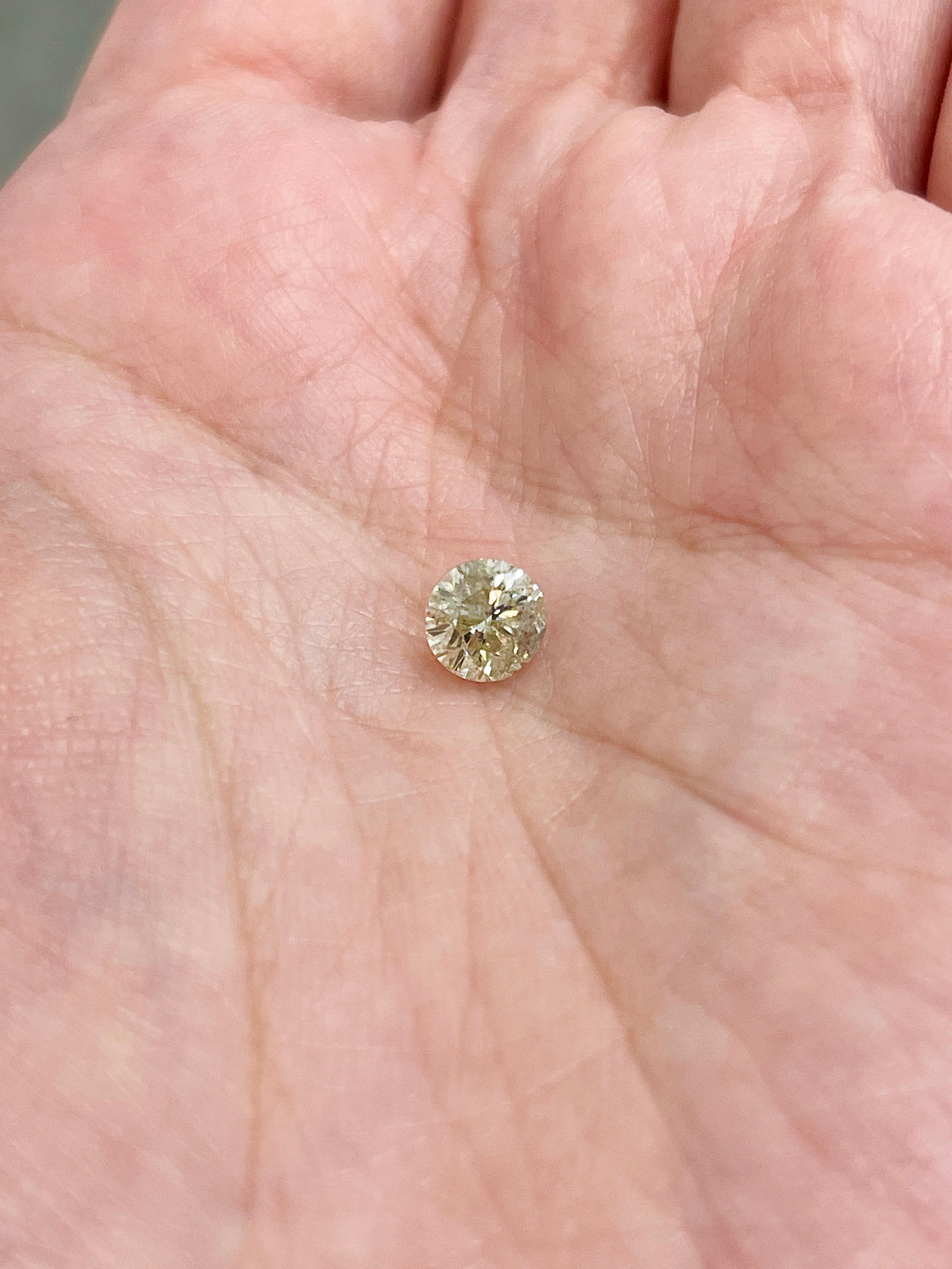 GIA 1.01 Carat Round Diamond Fancy Light Yellow Loose Diamond In New Condition For Sale In Great Neck, NY