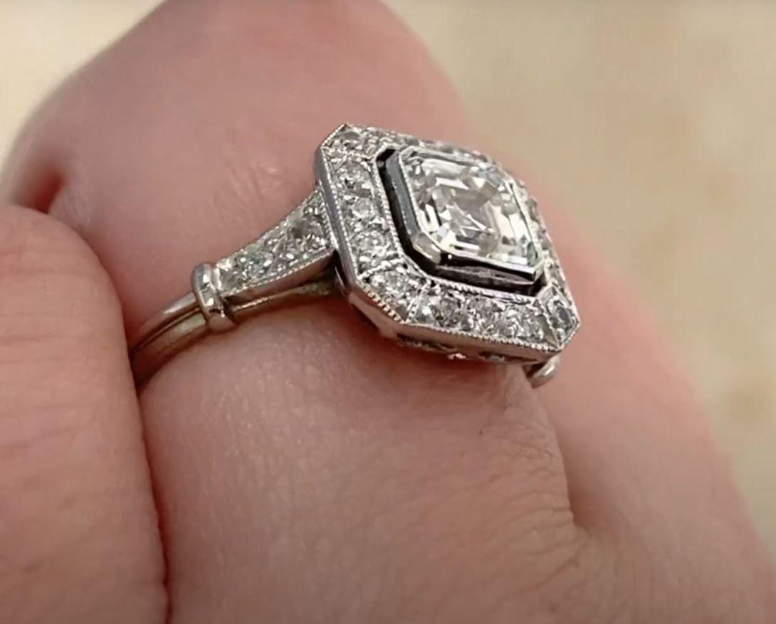 GIA 1.01ct Asscher Cut Diamond Engagement Ring, Diamond Halo, Platinum For Sale 1