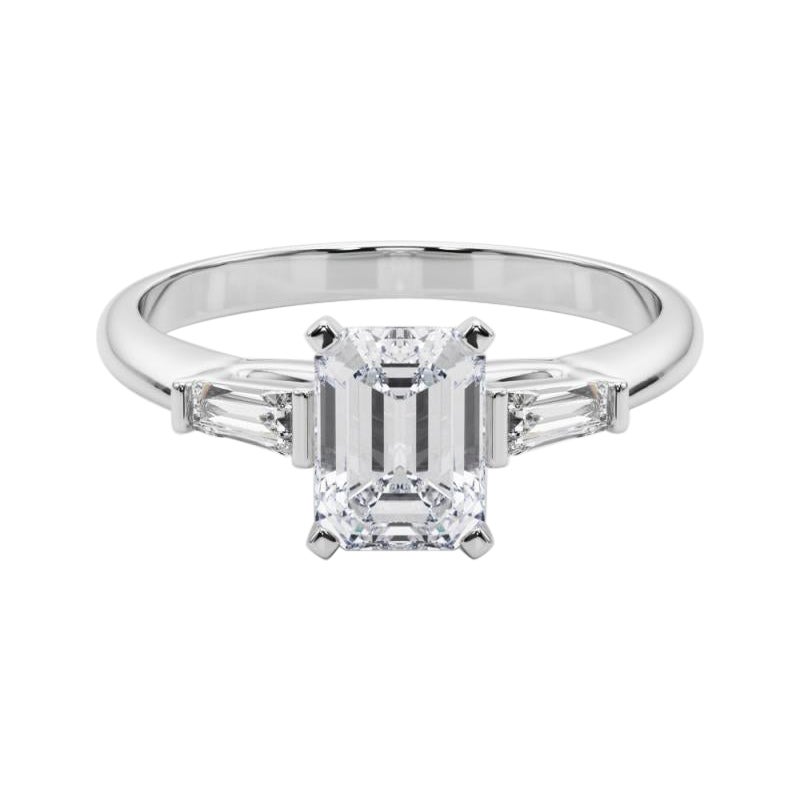 GIA 1.01ct Smaragd mit drei Steinen und konischem Baguette  Diamantring