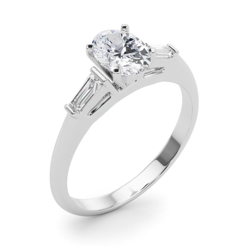 Donna GIA 1.01ct Oval Three-Stone Tapered Baguette  Diamond Ring in vendita
