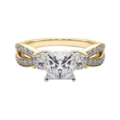 GIA 1.01ct Princesse trois pierres avec pavage en or jaune 18K
