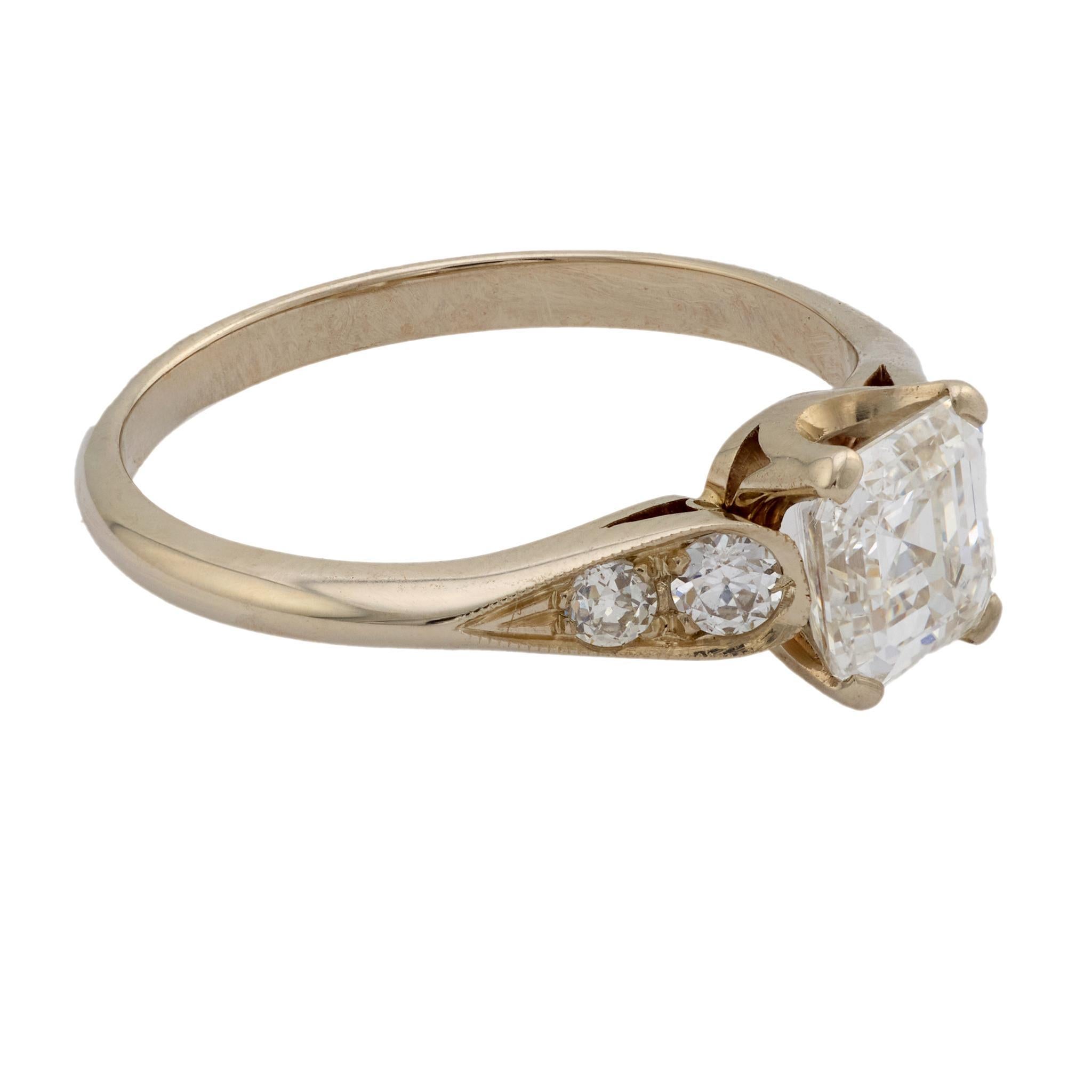 GIA Bague de fiançailles en or blanc 18 carats diamant Asscher de 1,03 carat Bon état - En vente à Beverly Hills, CA