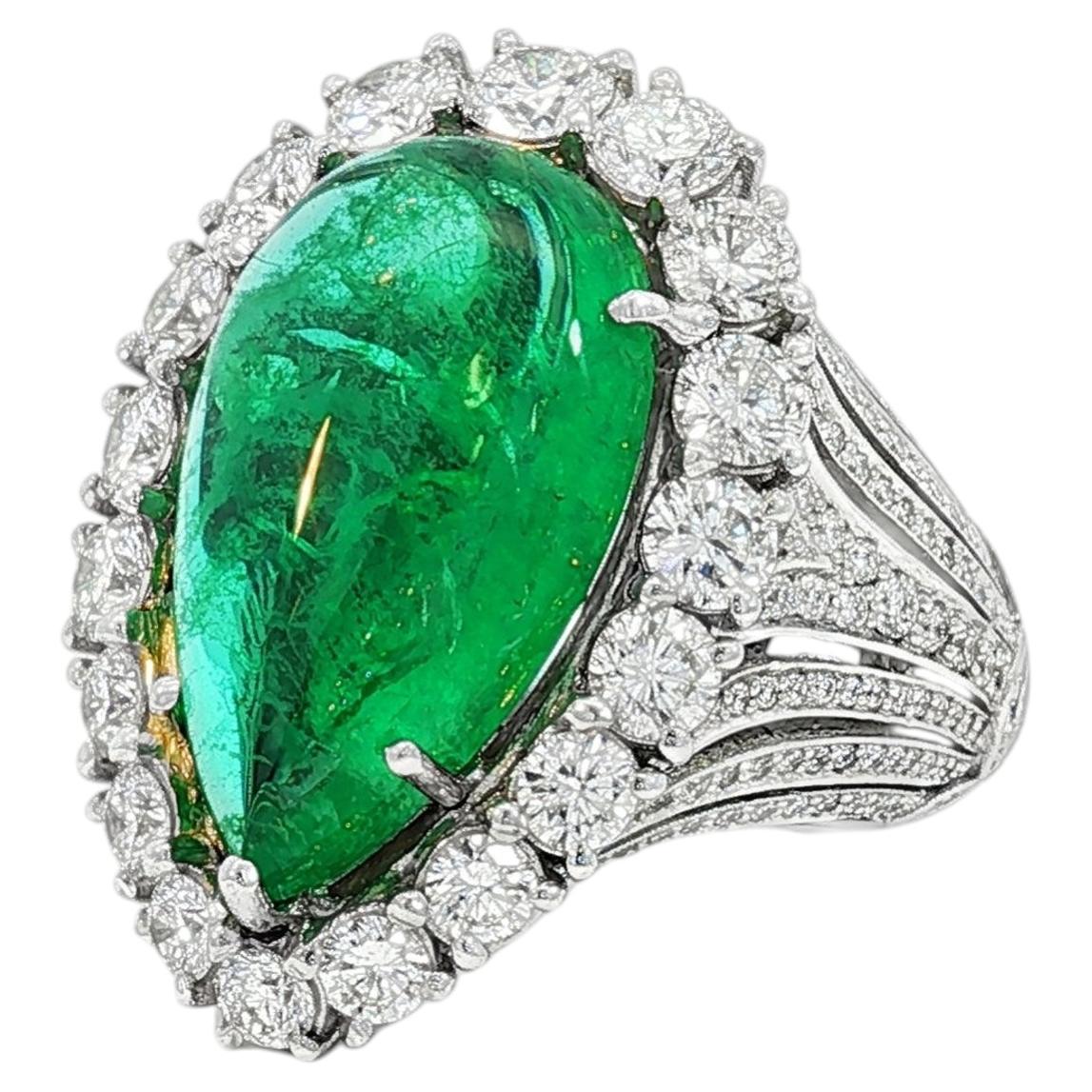 GIA 10.30 Carat Pear Cabochon Emerald 18 Karat White Gold Cocktail Ring en vente