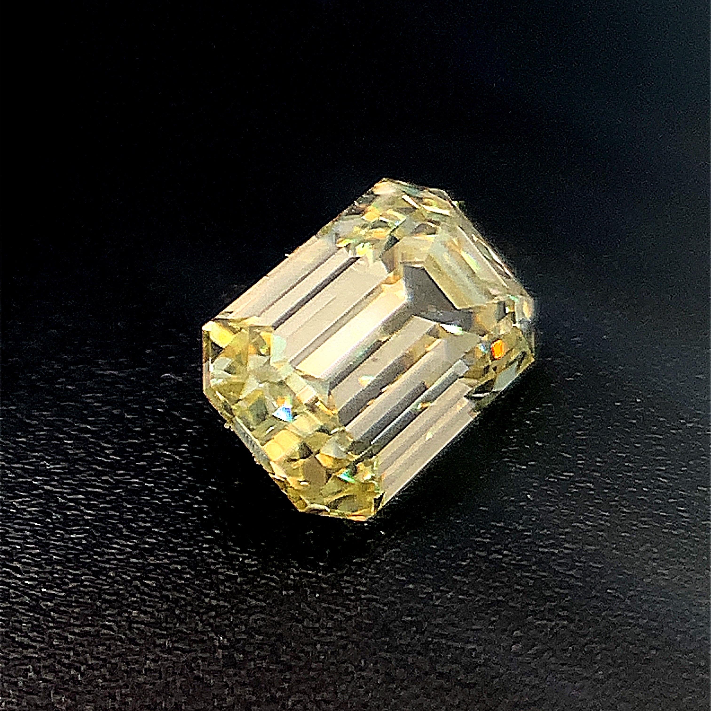GIA 1.04ct Certificated Natural Fancy Yellow Diamond, Internally Flawless, Loose In New Condition In PERTH, Western Austrailia