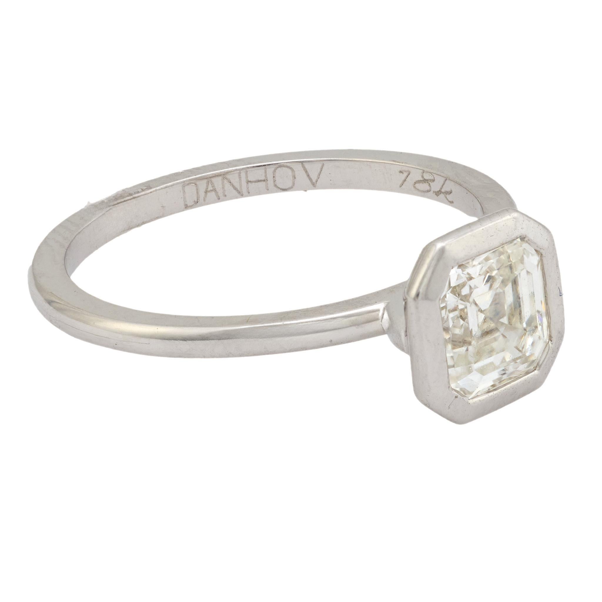 GIA 1.06 carat Asscher cut diamond 18k white gold engagement ring In Excellent Condition For Sale In Beverly Hills, CA