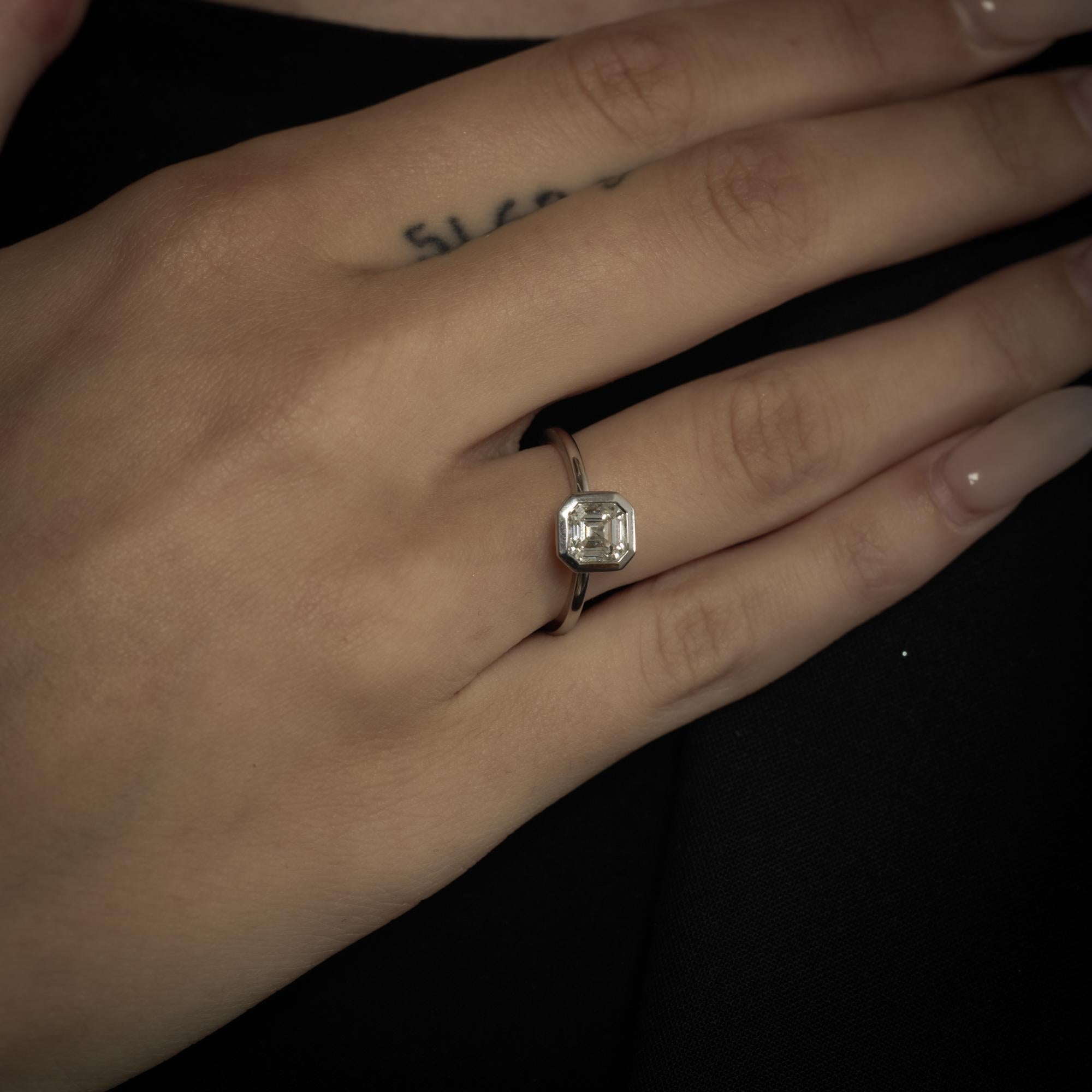 Women's GIA 1.06 carat Asscher cut diamond 18k white gold engagement ring For Sale