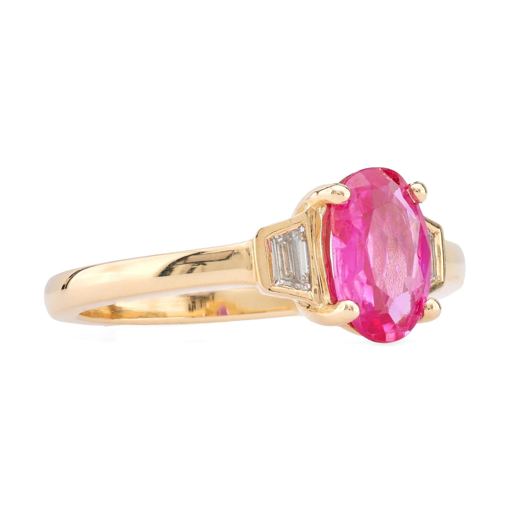 Modern GIA 1.07 Carat Burma No Heat Pink Sapphire Diamond 18K Yellow Gold Ring For Sale