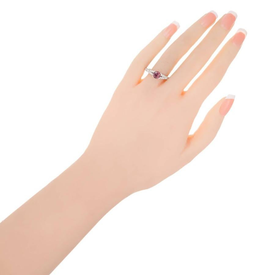 Bague de fiançailles en or avec diamants et saphir rose foncé naturel de 1,07 carat Pour femmes en vente