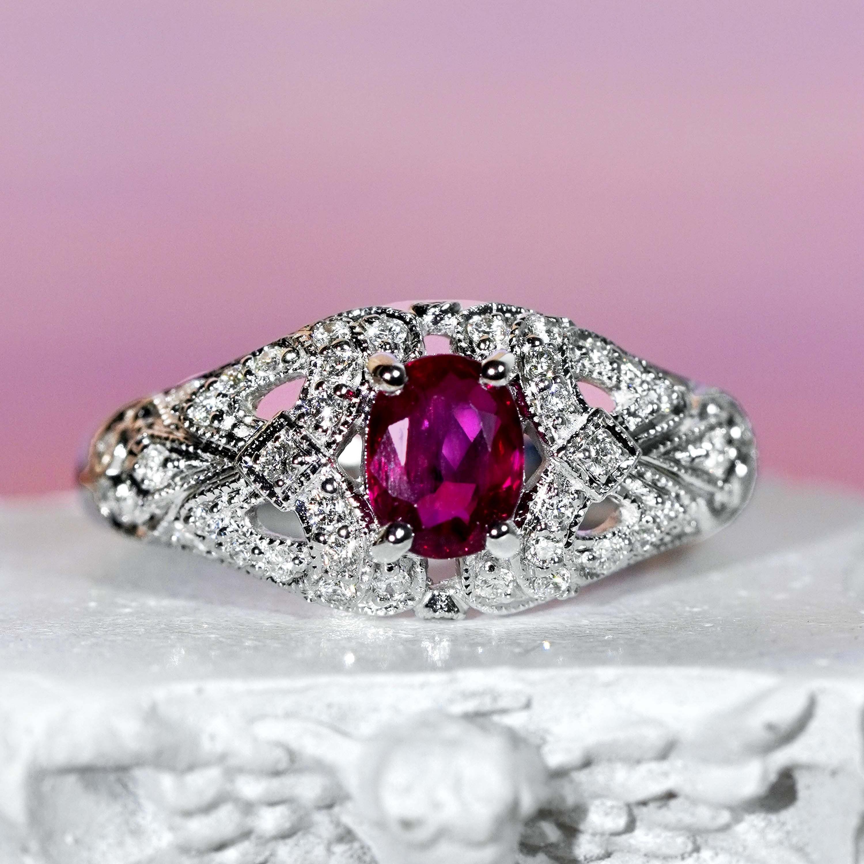 GIA 1.07 Ct. Ruby and Diamond Engagement Ring in 18K White Gold In New Condition For Sale In Bangkok, TH
