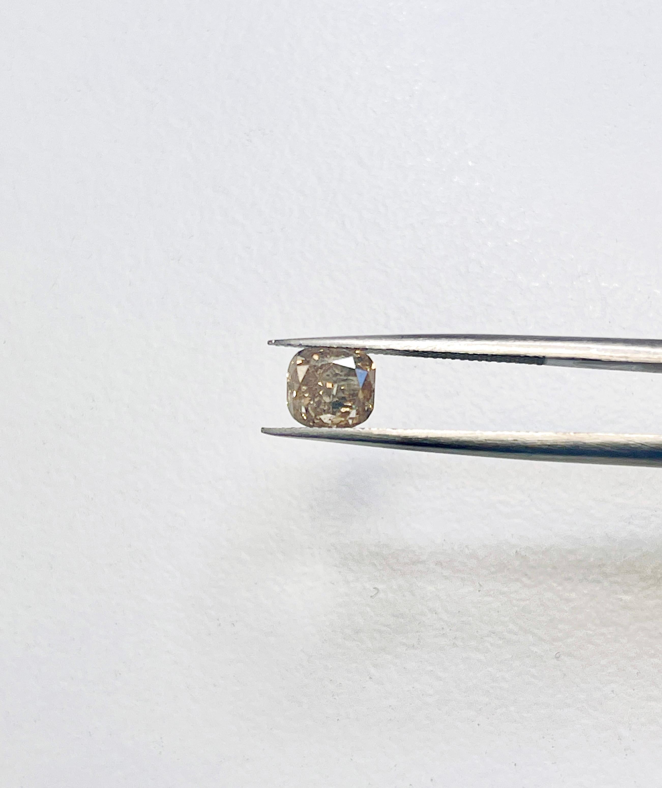 GIA 1.08 Carat Natural Fancy Dark Brown Cushion Loose Diamond (diamant libre de 1.08 carat) Pour femmes en vente