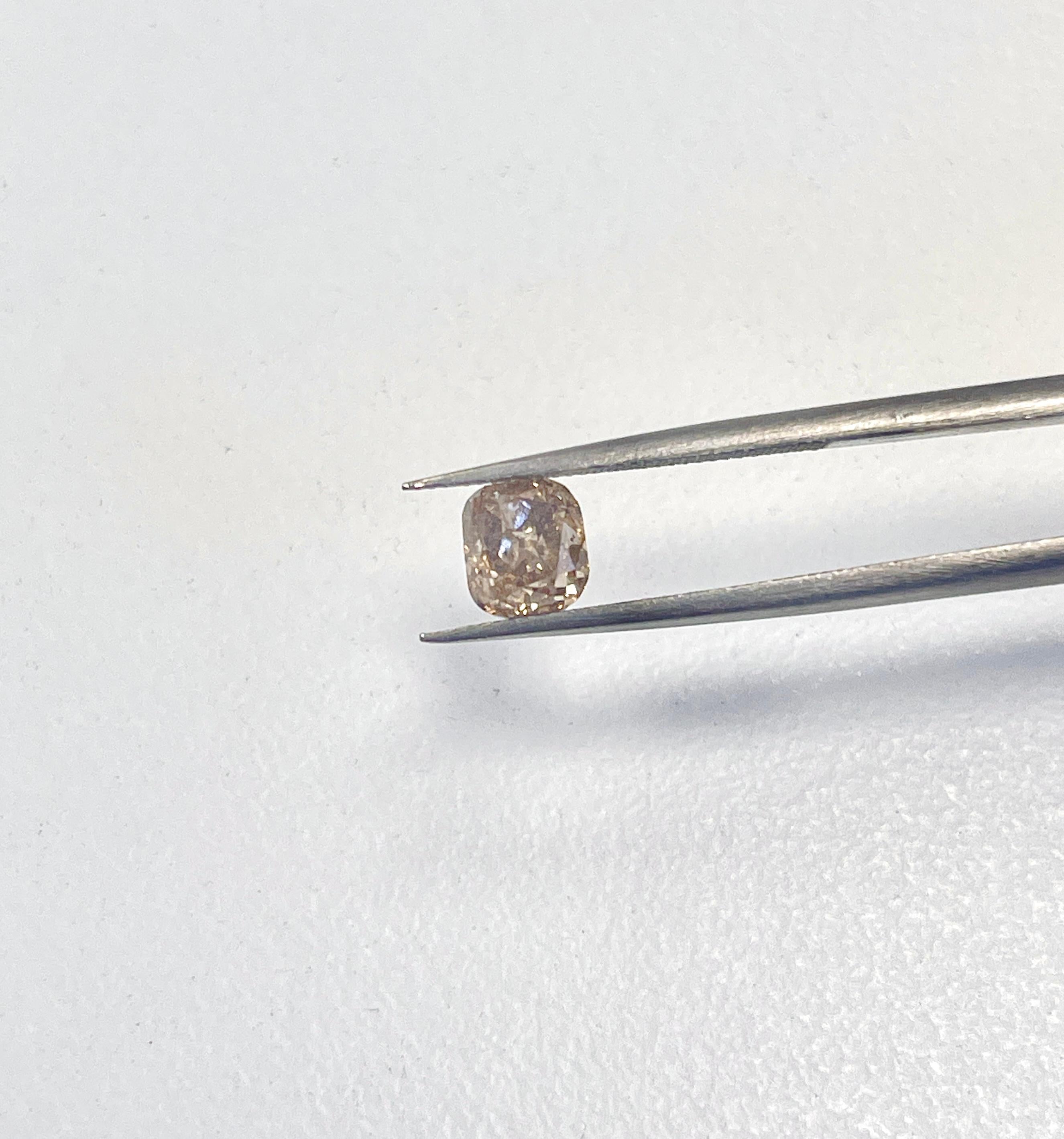 GIA 1.08 Carat Natural Fancy Dark Brown Cushion Loose Diamond (diamant libre de 1.08 carat) en vente 2