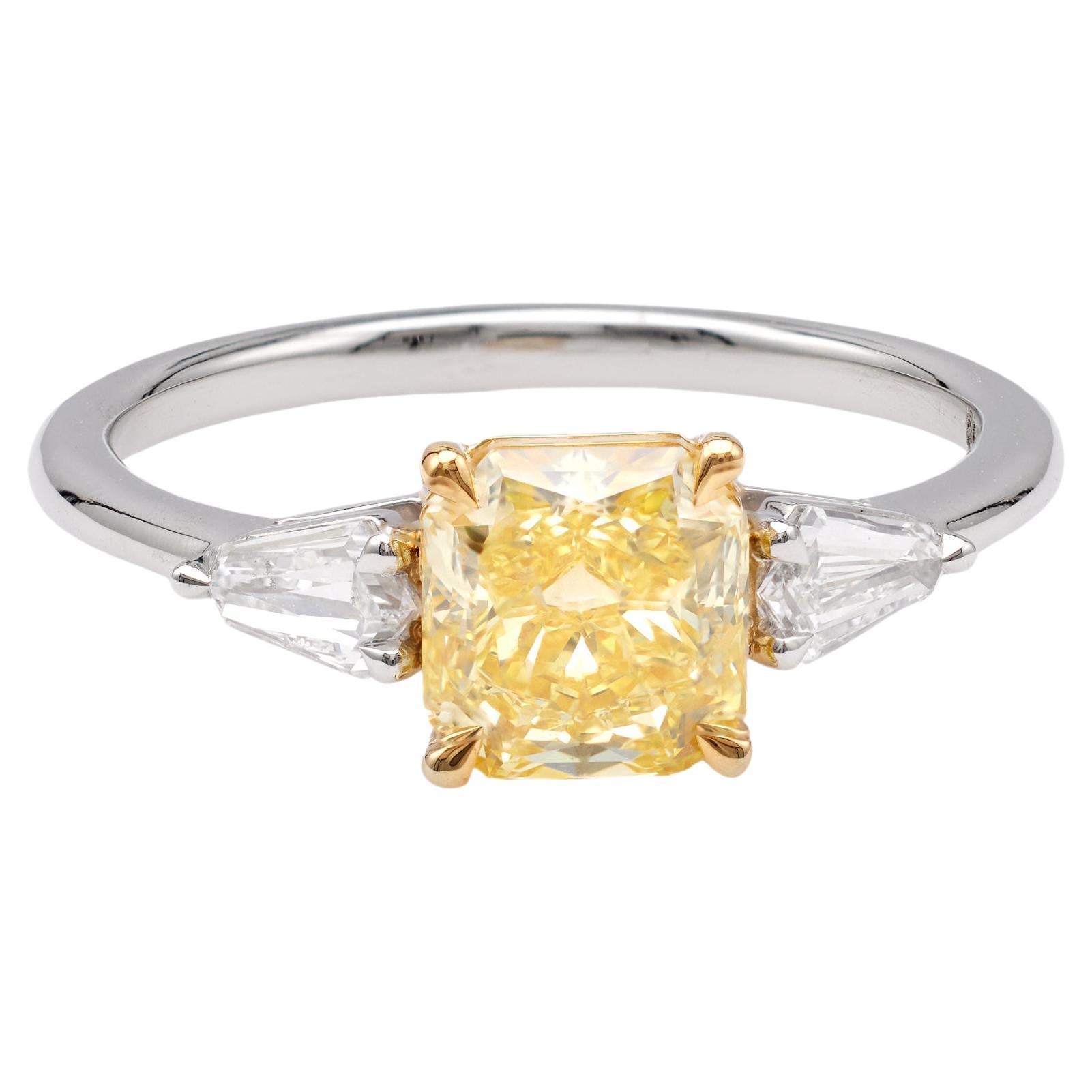 GIA 1,10 Karat Fancy Vivid Yellow Radiant Cut Diamant Platin 20k Gelbgold R im Angebot