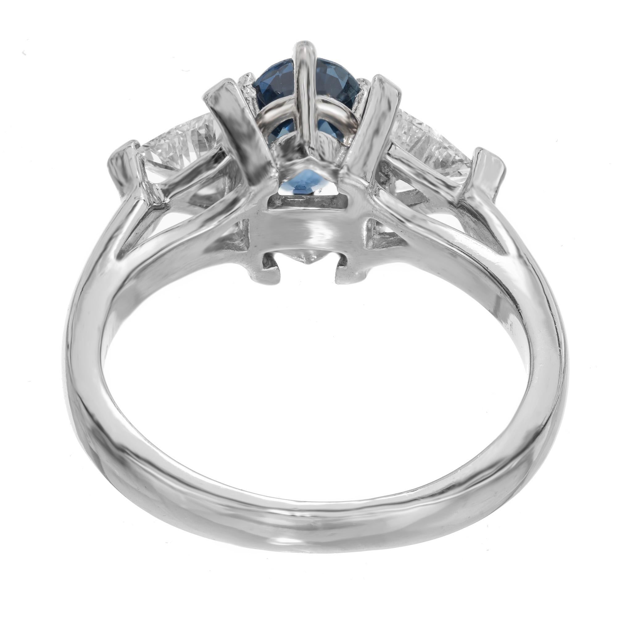 Women's GIA 1.10 Carat Oval Cornflower Blue Sapphire Diamond Platinum Engagement Ring For Sale