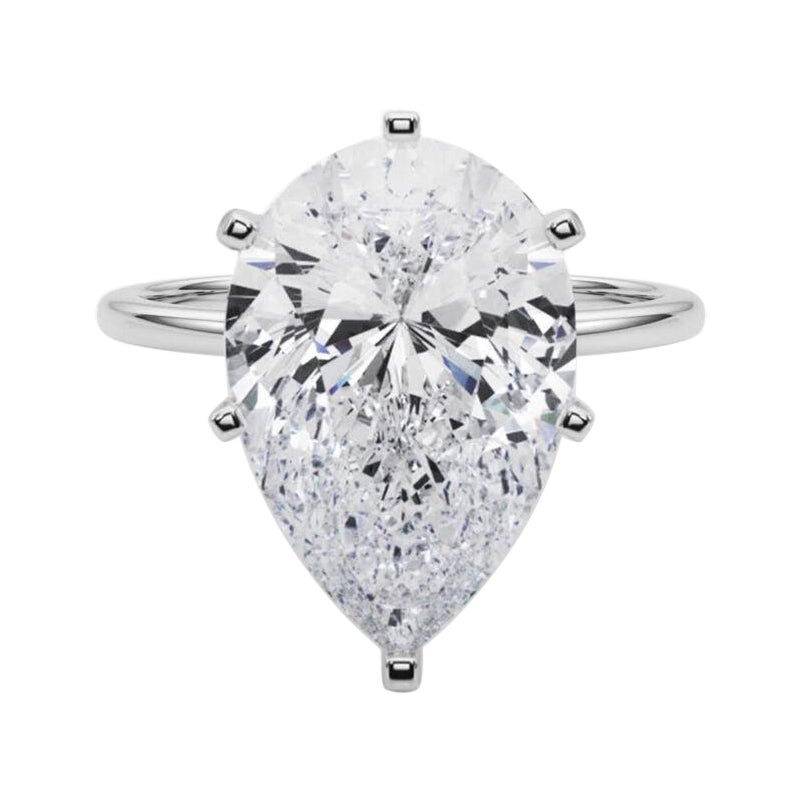 GIA Anillo de diamantes de oro blanco de 18 quilates con solitario engastado y banda delgada de pera de 11,01 quilates en venta