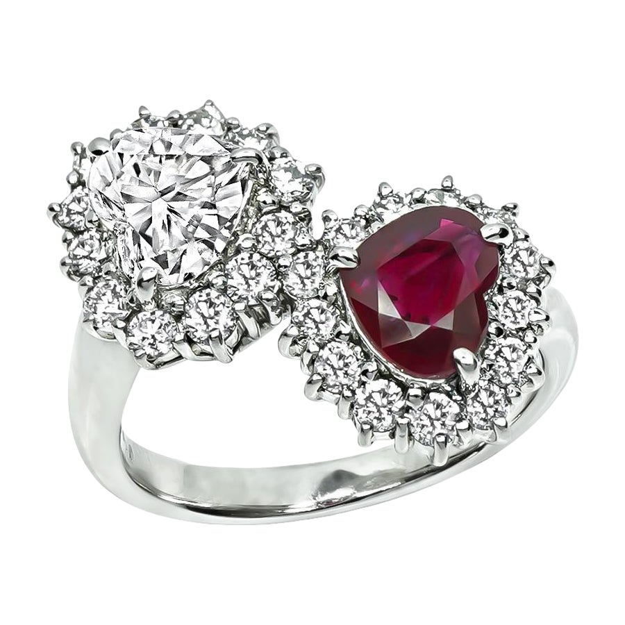 GIA 1,10ct Rubino di Birmania 1,02ct Anello con cuore di diamanti