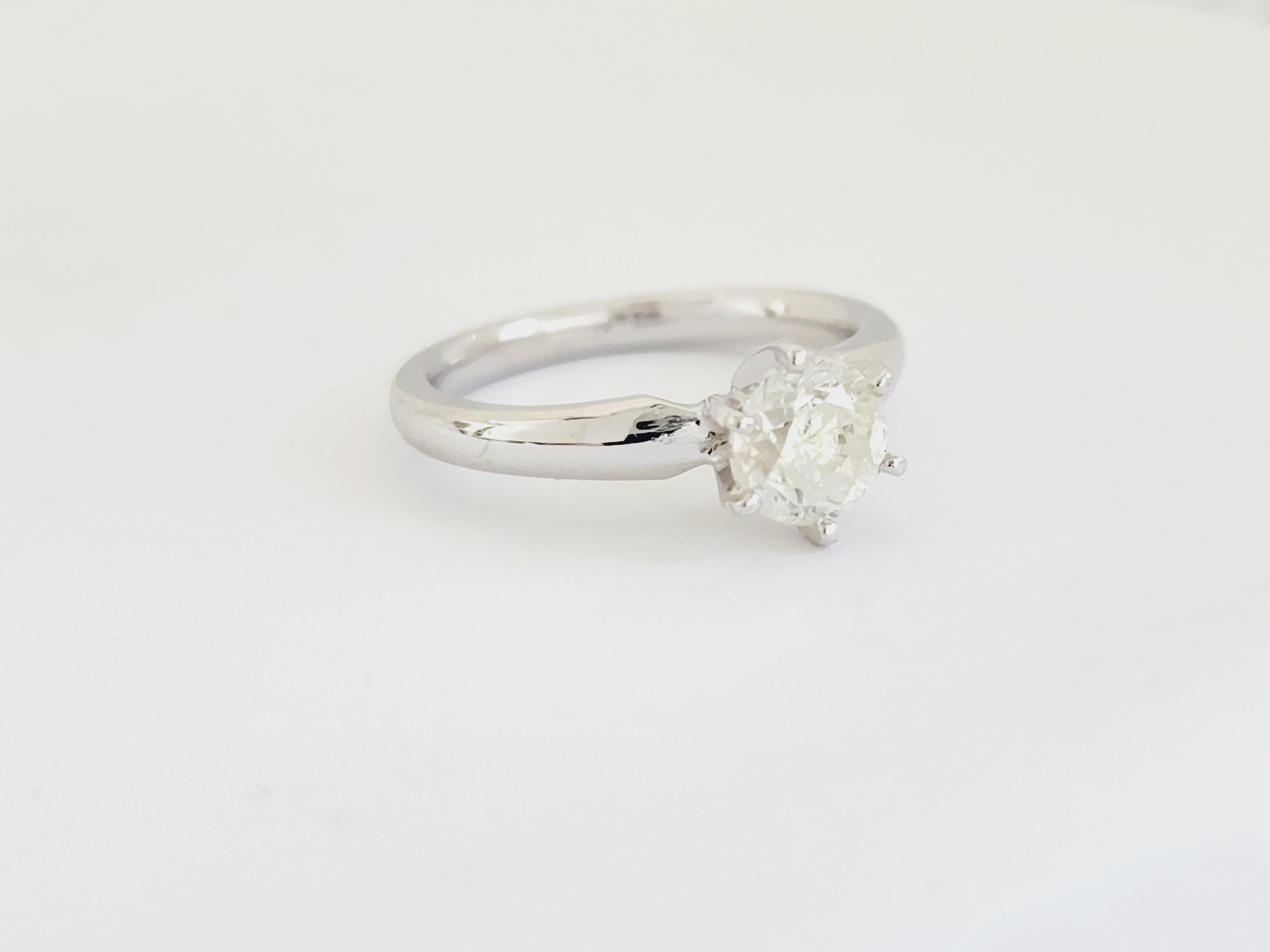 GIA 1.12 Carat Round Diamond 14 Karat White Gold Solitaire Ring  In New Condition In Great Neck, NY