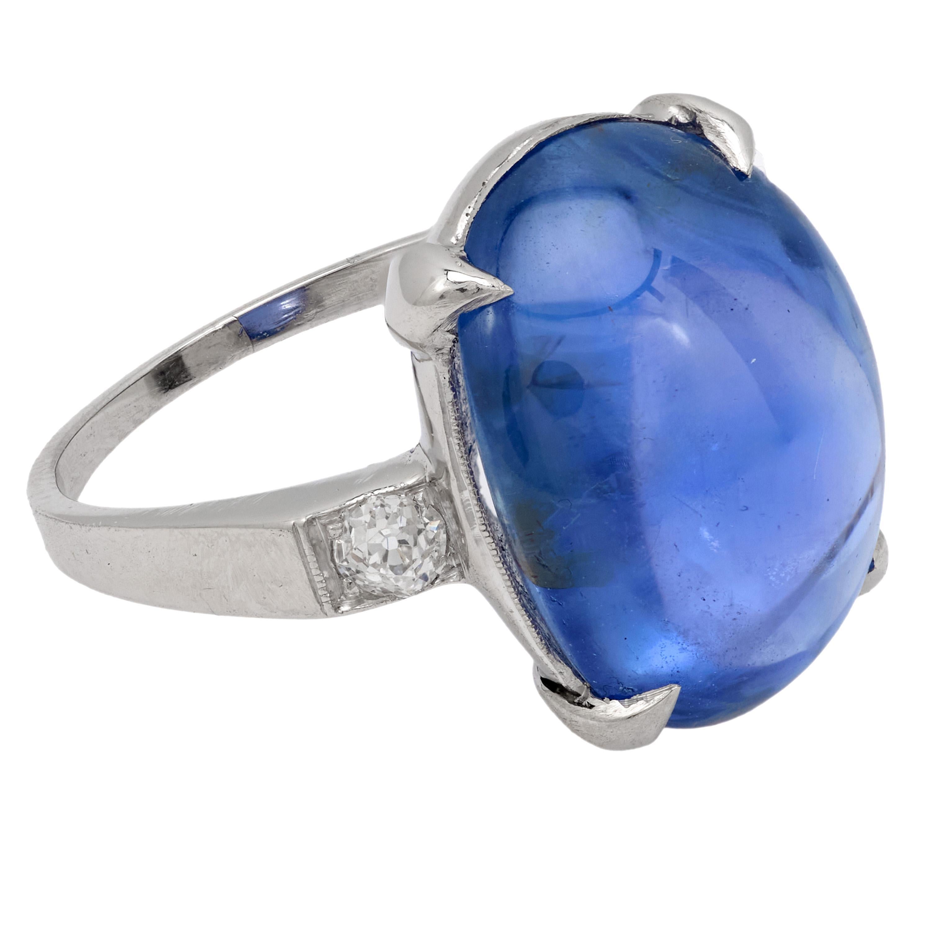 Moderne GIA 11,24 carats Ceylon no heat cabochon cut saphir diamant bague platine en vente