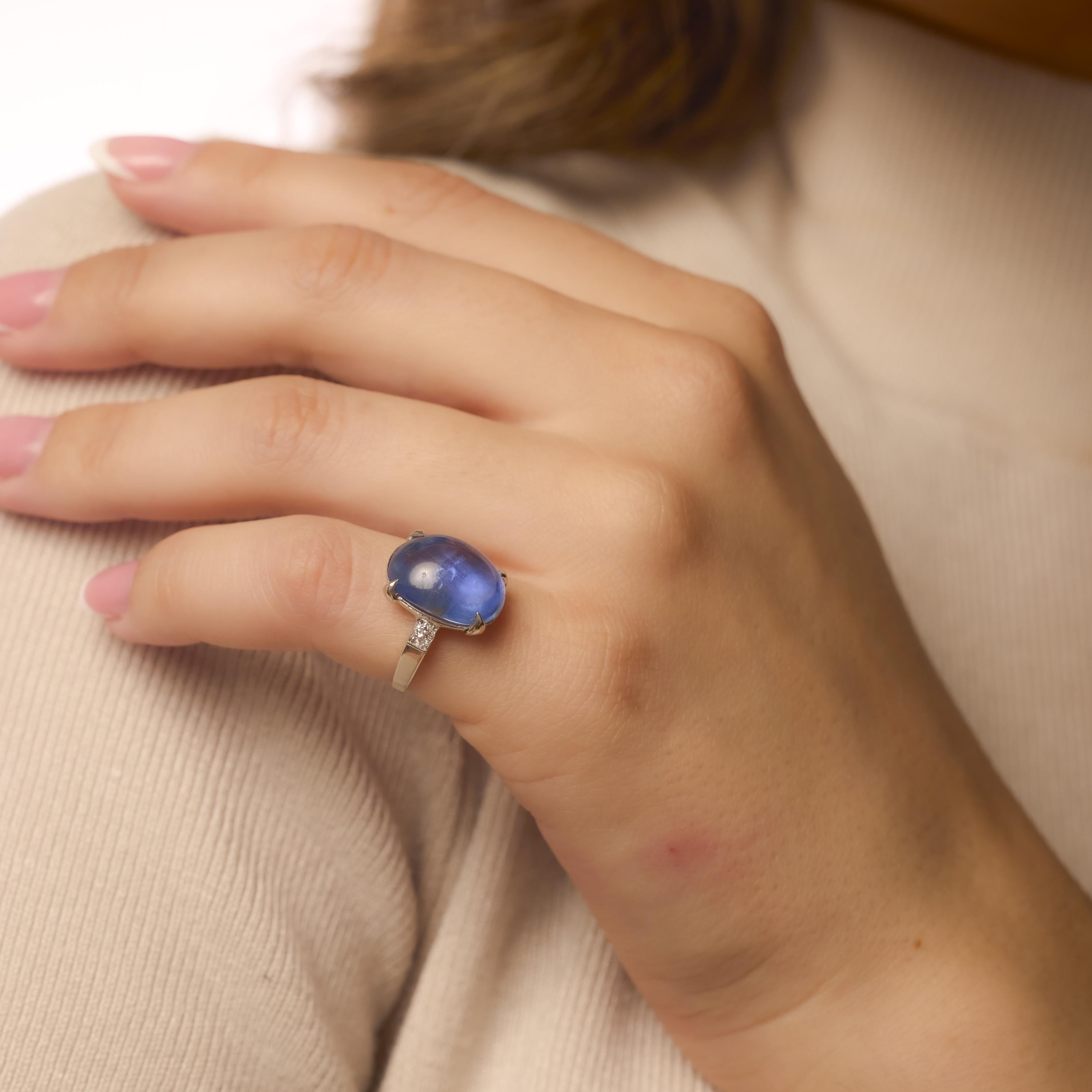 Taille cabochon GIA 11,24 carats Ceylon no heat cabochon cut saphir diamant bague platine en vente
