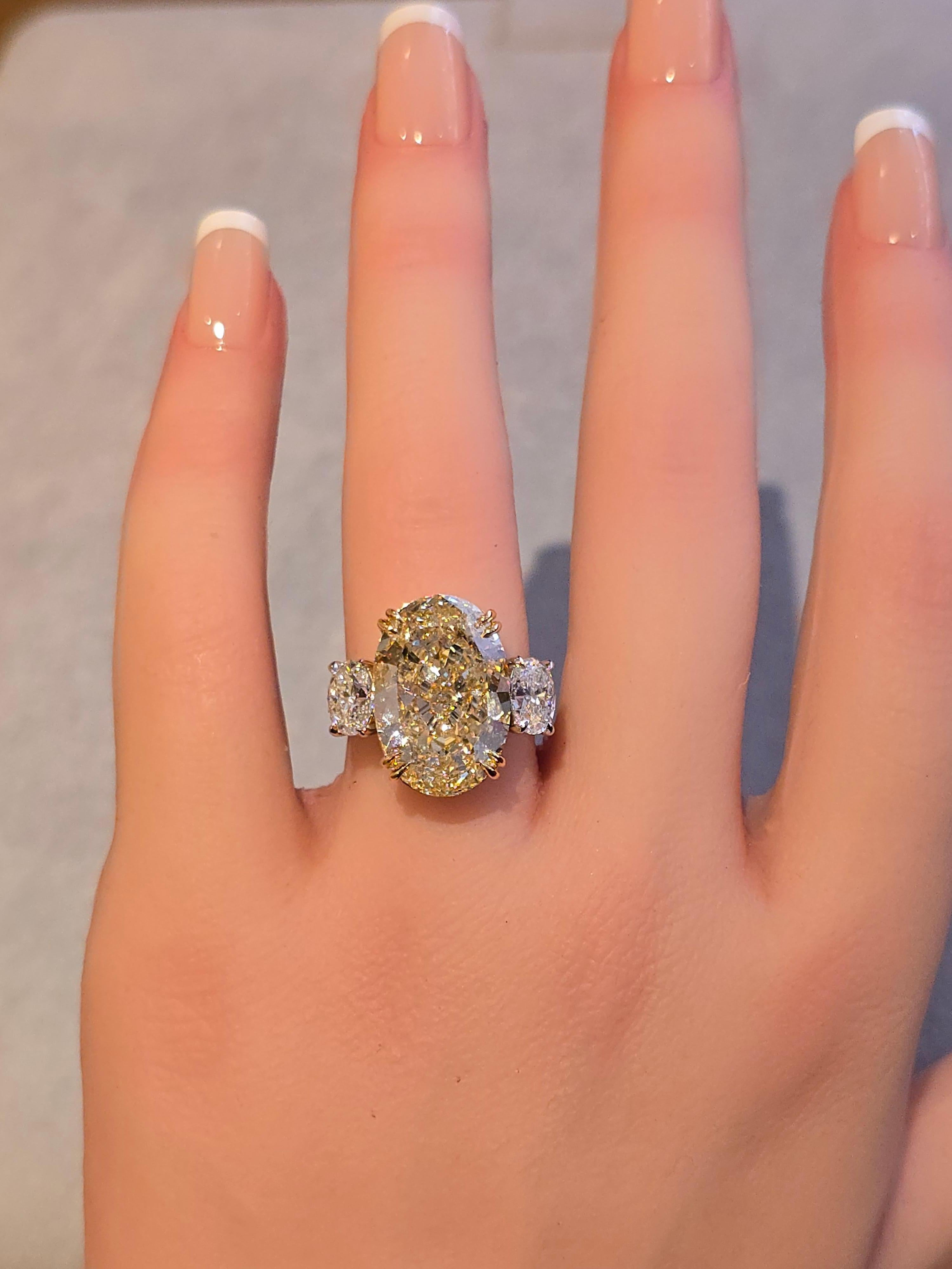 GIA 11.38ct Oval Fancy Light Yellow Diamond 3 Stone Ring in Platinum 18K In Excellent Condition For Sale In La Jolla, CA